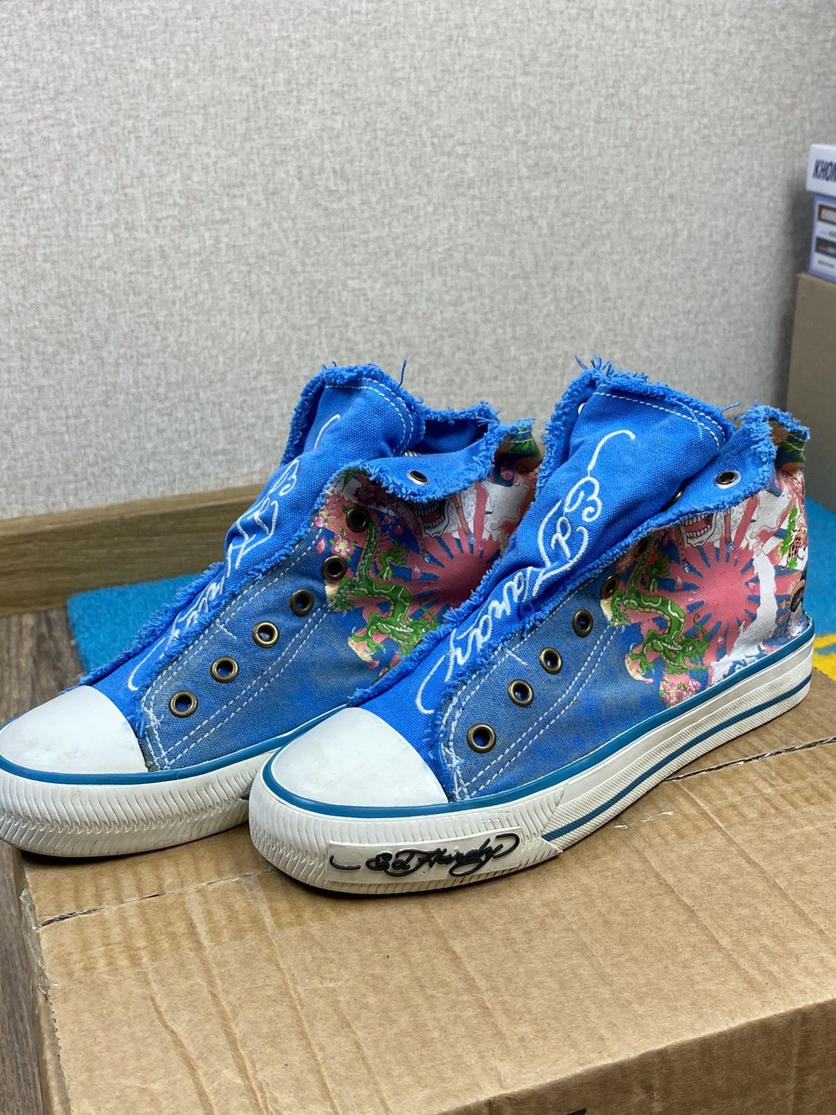 Christian Audigier Ed Hardy sculls distressed hi top blue shoes sneakers Size US 7 / EU 40 - 3 Thumbnail