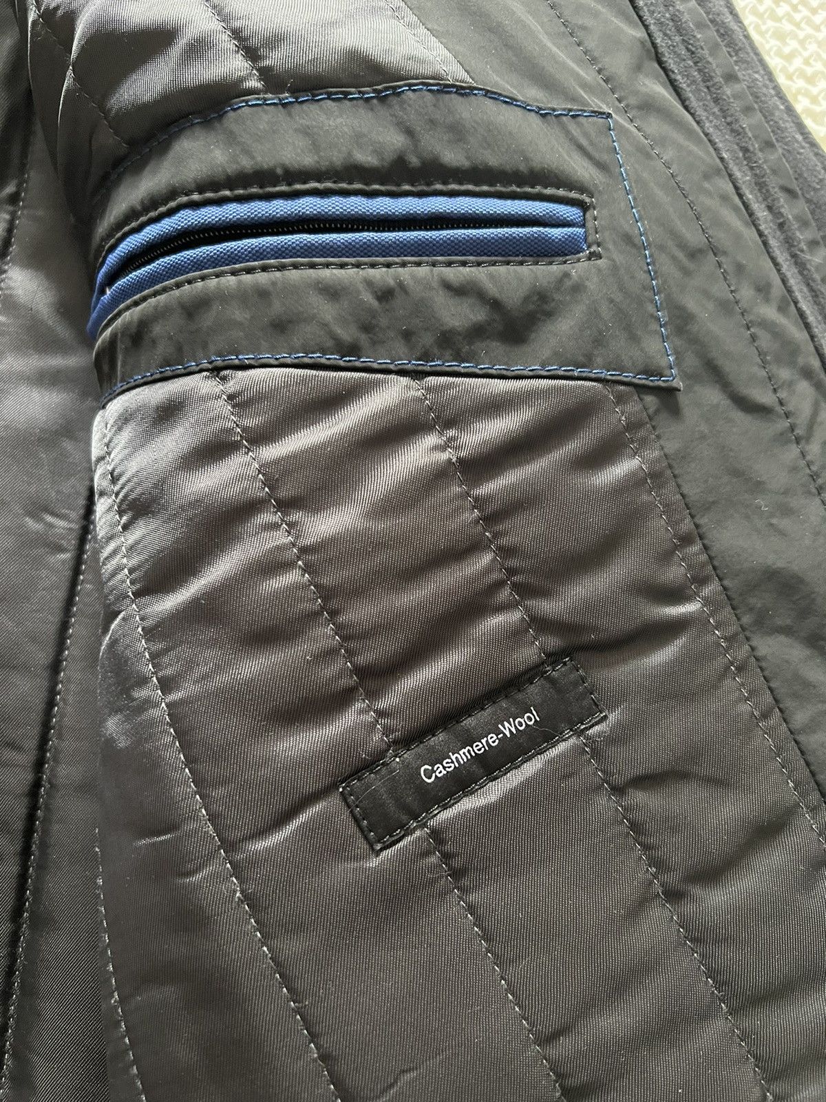 Hugo Boss Wool-Cashmere lined coat size 44R Size US XL / EU 56 / 4 - 7 Thumbnail