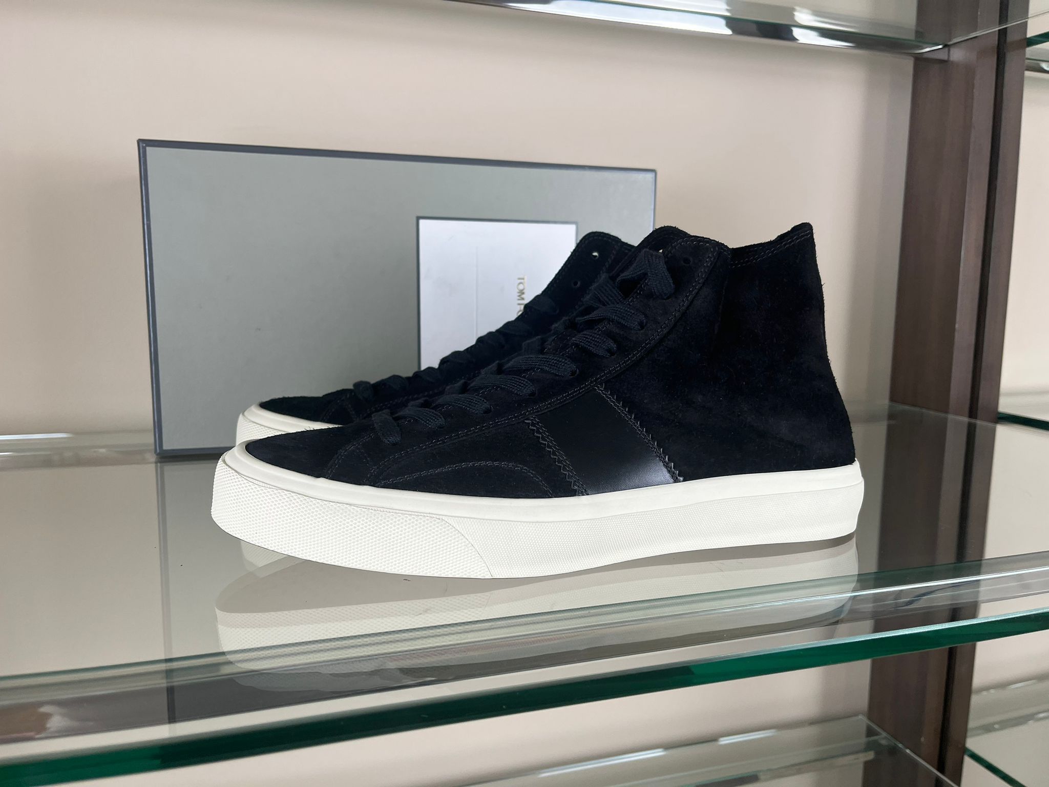 Tom Ford Sneakers High Top Suede in Black Size US 12 / EU 45 - 2 Thumbnail