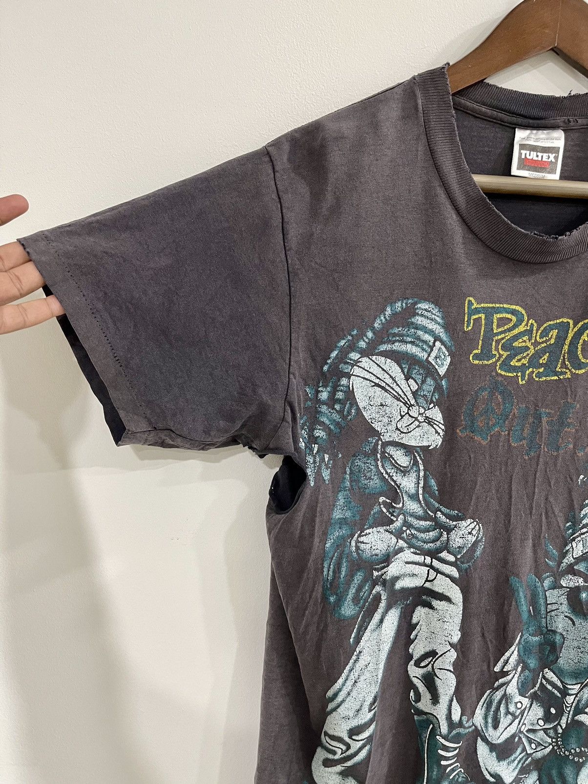 Vintage × Warner Bros VINTAGE 93 DISTRESSED TAZMANIA BUGS BUNNY HIP HOP TSHIRT Size US M / EU 48-50 / 2 - 5 Thumbnail