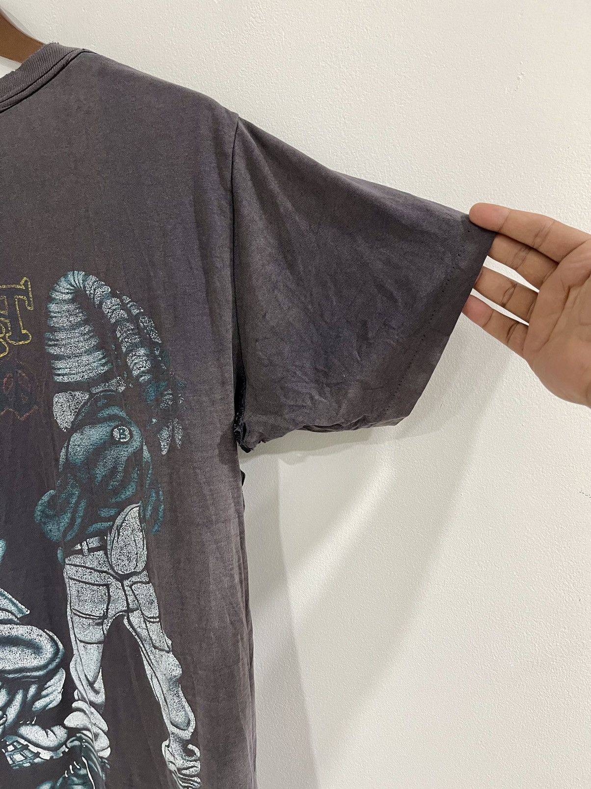 Vintage × Warner Bros VINTAGE 93 DISTRESSED TAZMANIA BUGS BUNNY HIP HOP TSHIRT Size US M / EU 48-50 / 2 - 14 Thumbnail