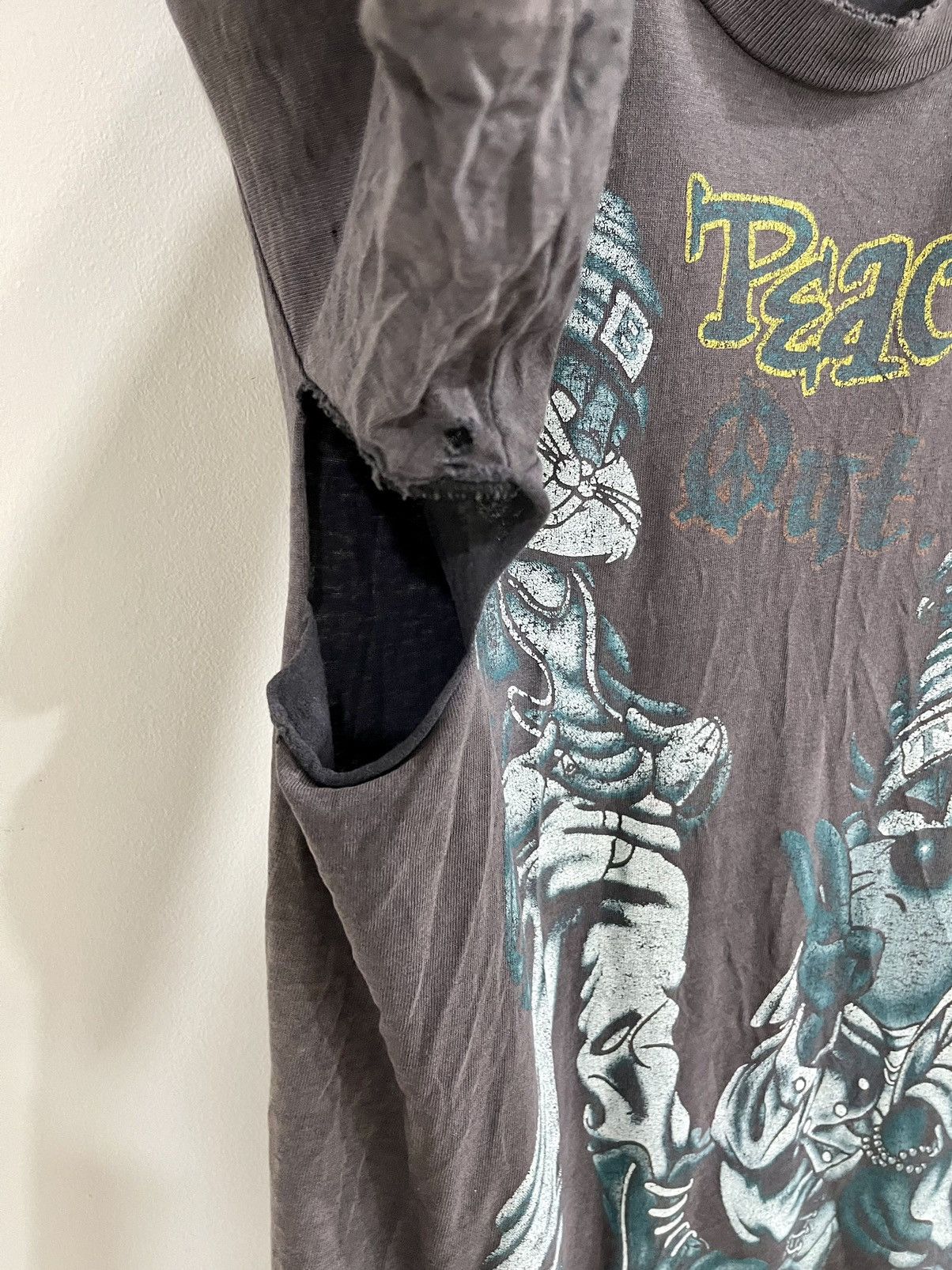 Vintage × Warner Bros VINTAGE 93 DISTRESSED TAZMANIA BUGS BUNNY HIP HOP TSHIRT Size US M / EU 48-50 / 2 - 4 Thumbnail
