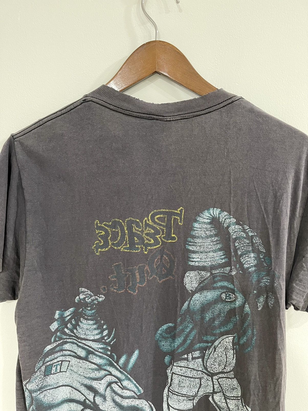 Vintage × Warner Bros VINTAGE 93 DISTRESSED TAZMANIA BUGS BUNNY HIP HOP TSHIRT Size US M / EU 48-50 / 2 - 11 Thumbnail