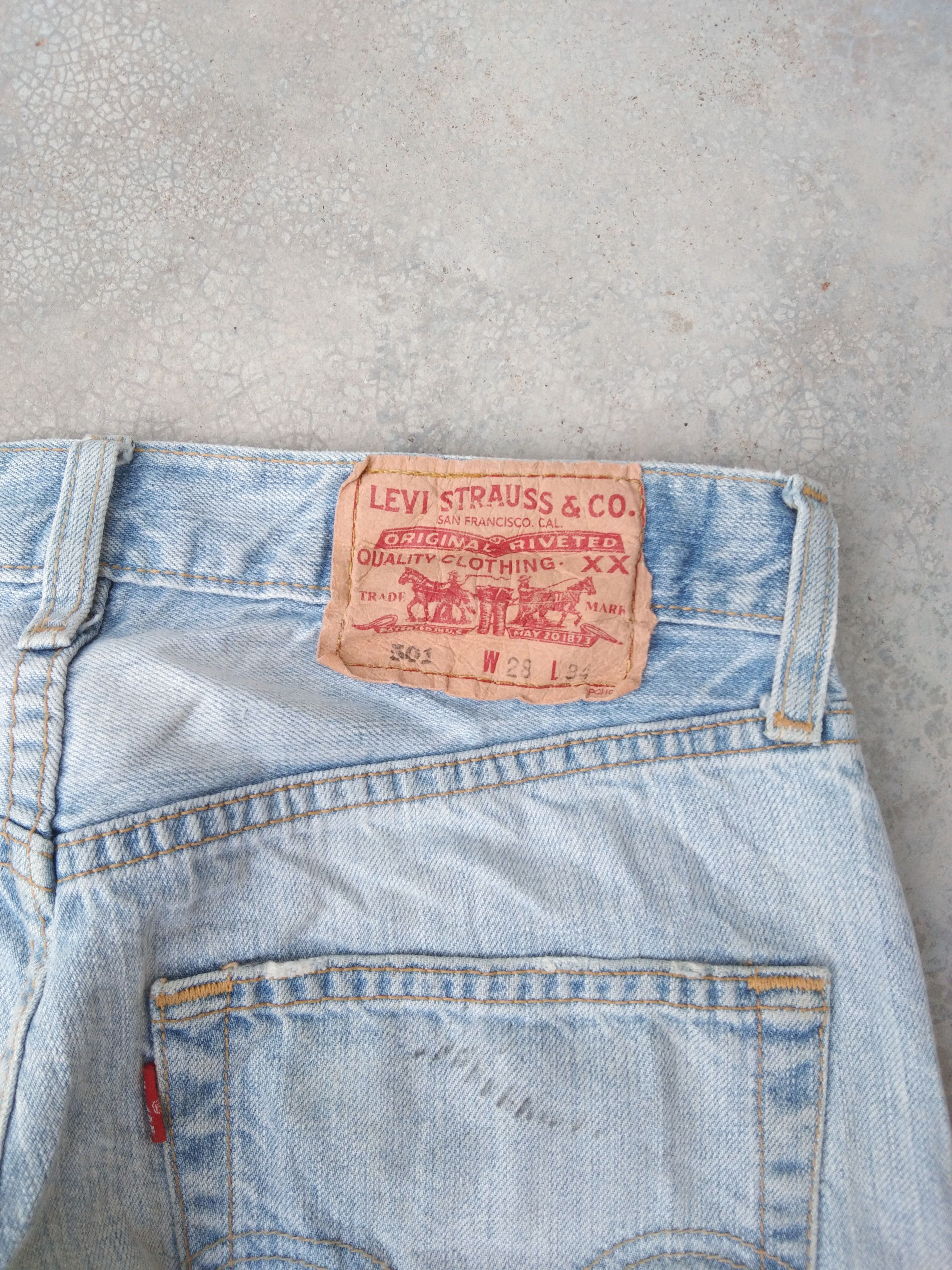 Levi's Vintage Levi's 501 Light Wash Distressed Jeans 28x34 Size US 28 / EU 44 - 4 Thumbnail