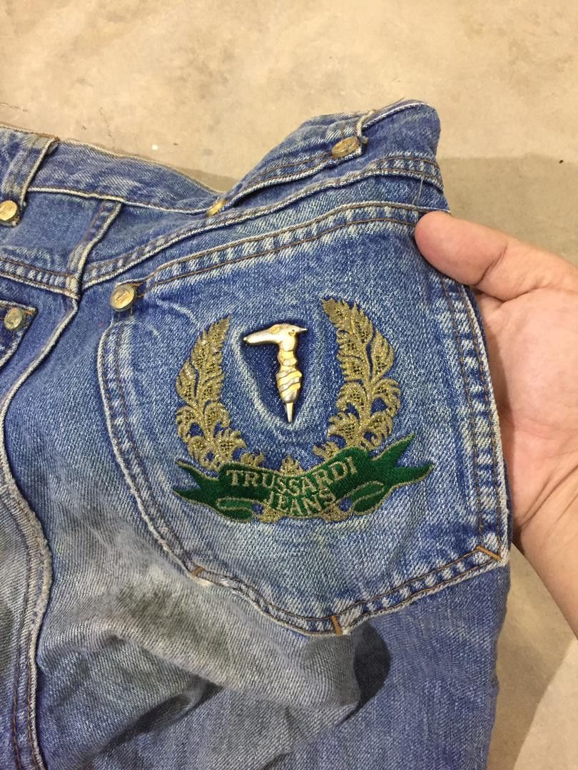 Trussardi × Vintage Vintage Trussardi logo embroided at rear pocket jeans Size US 26 / EU 42 - 12 Thumbnail