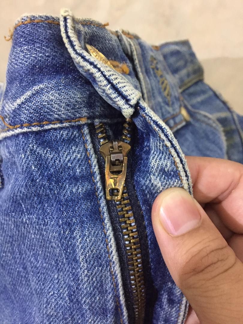 Trussardi × Vintage Vintage Trussardi logo embroided at rear pocket jeans Size US 26 / EU 42 - 8 Thumbnail