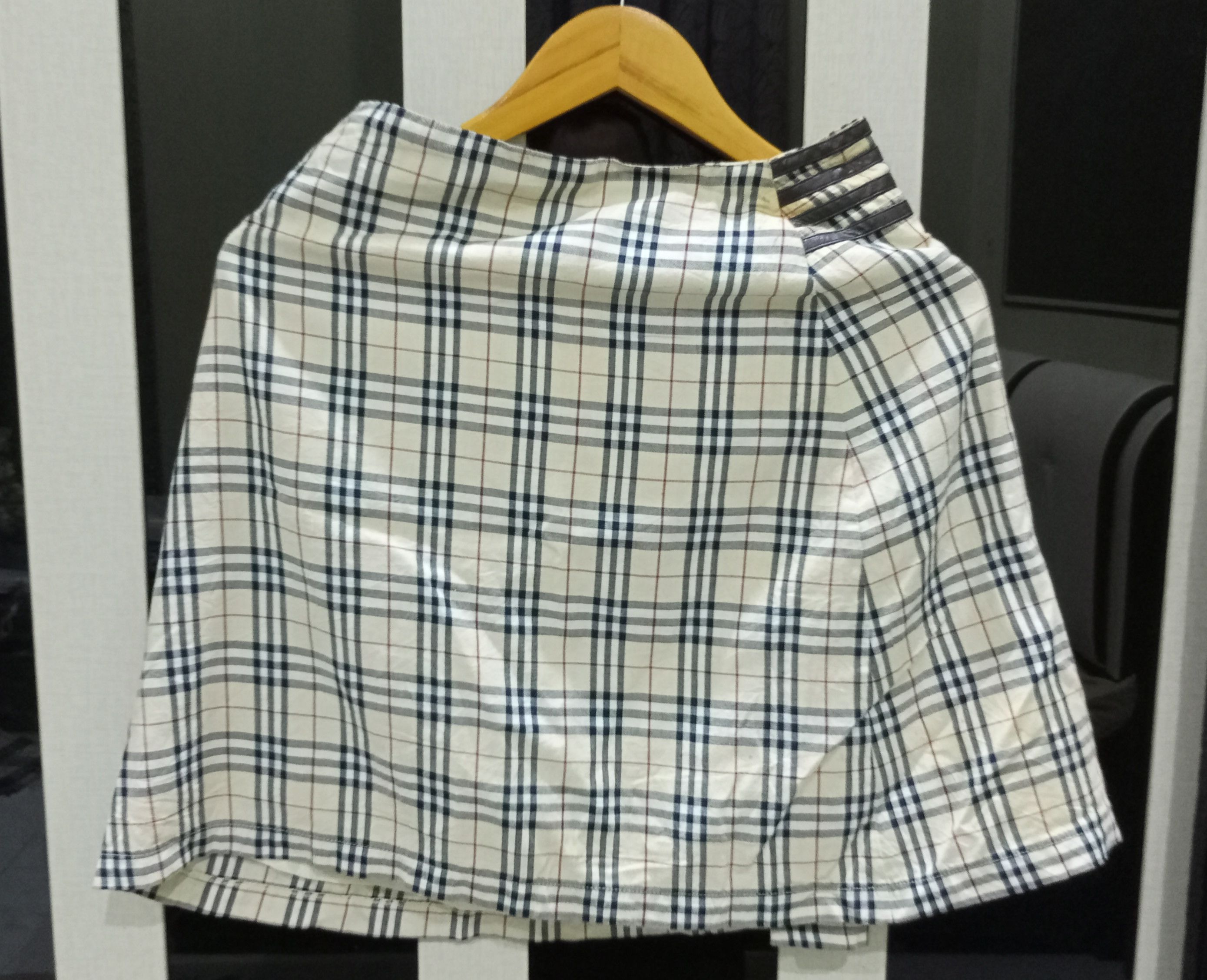 Burberry Blueberry novacheck skirt Size 27" / US 4 / IT 40 - 2 Thumbnail