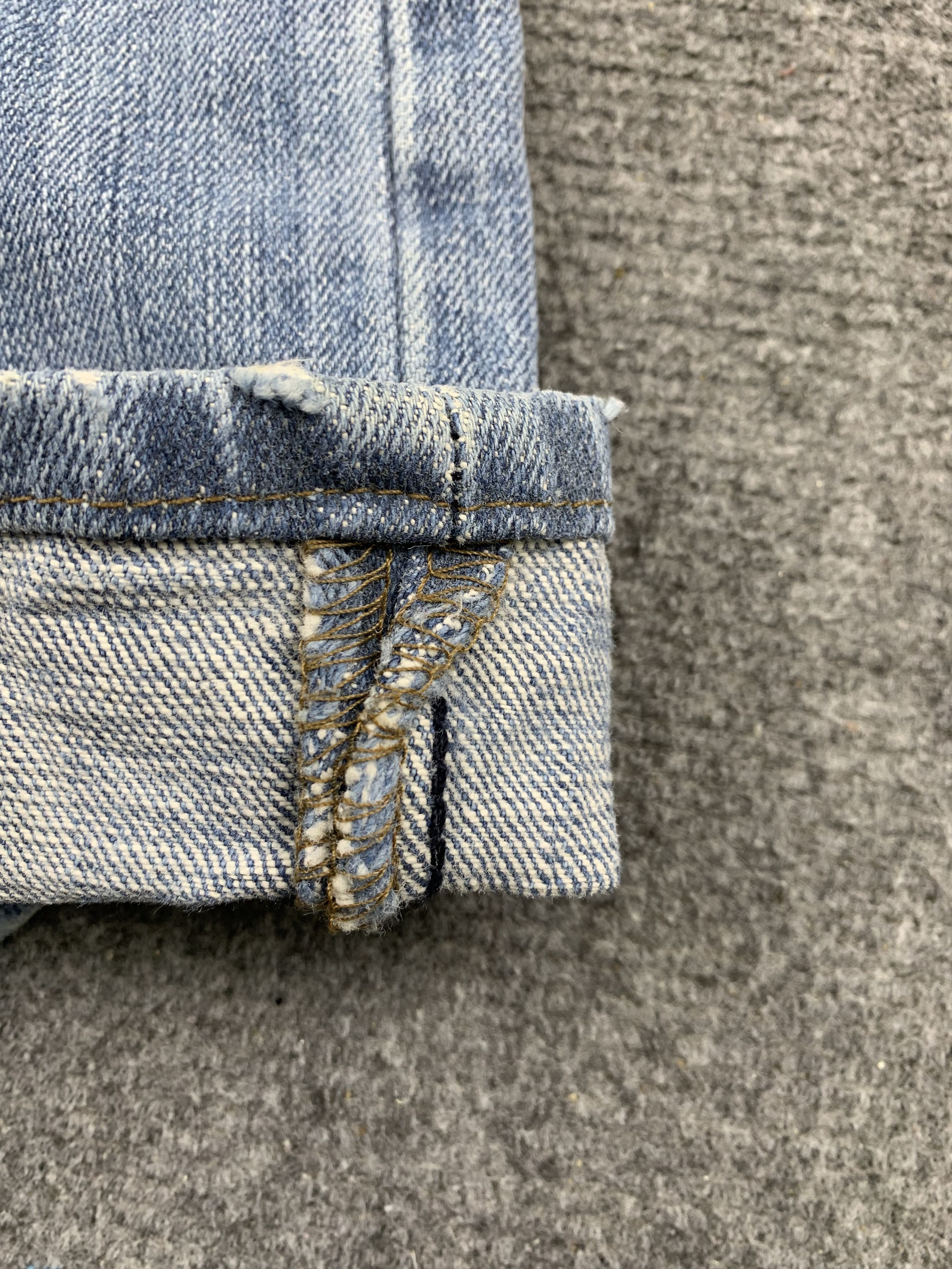 Vintage Levis 501 Light Wash Jeans DP1765