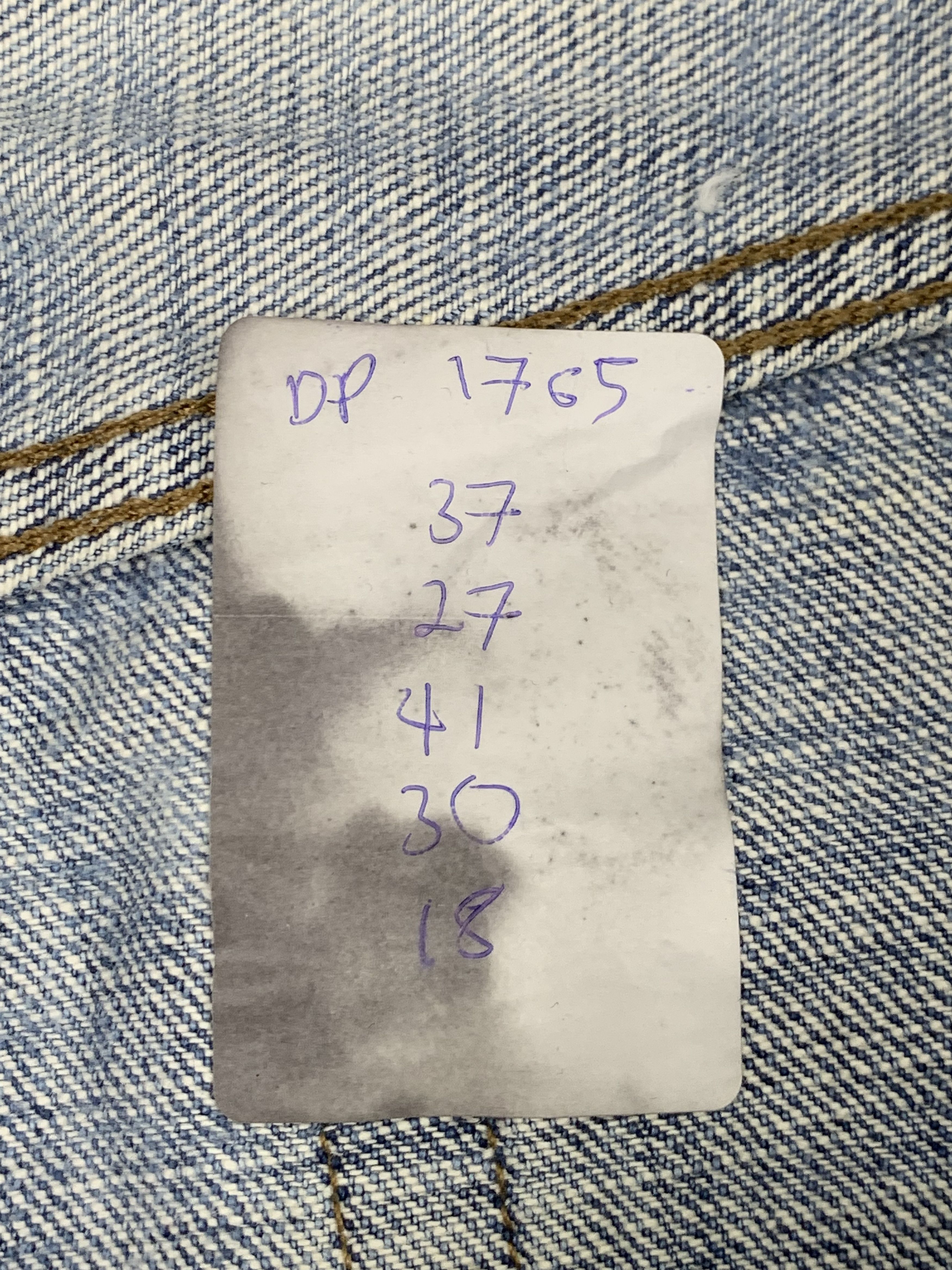 Vintage Levis 501 Light Wash Jeans DP1765
