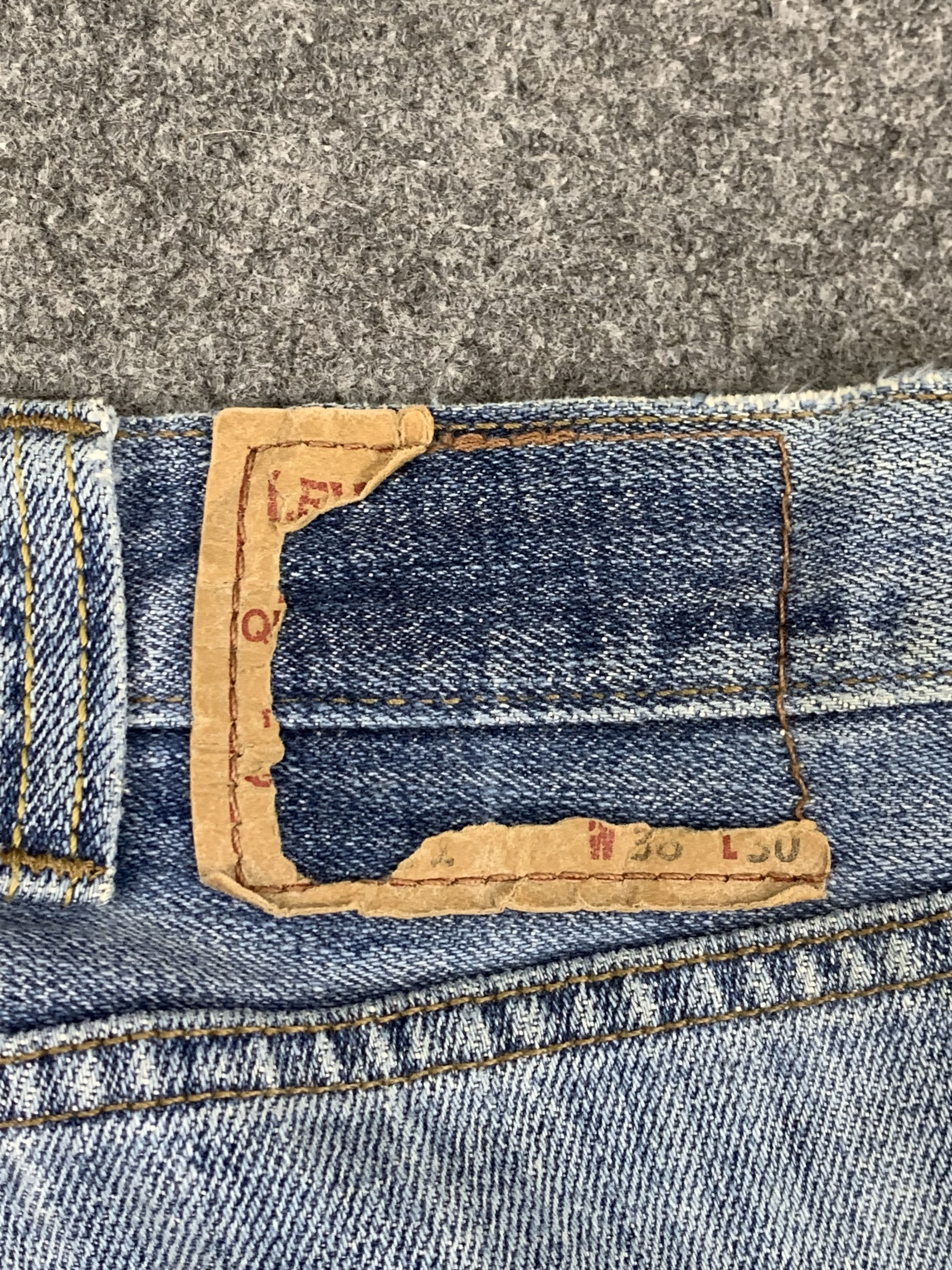 Vintage Levis 501 Light Wash Jeans DP1765