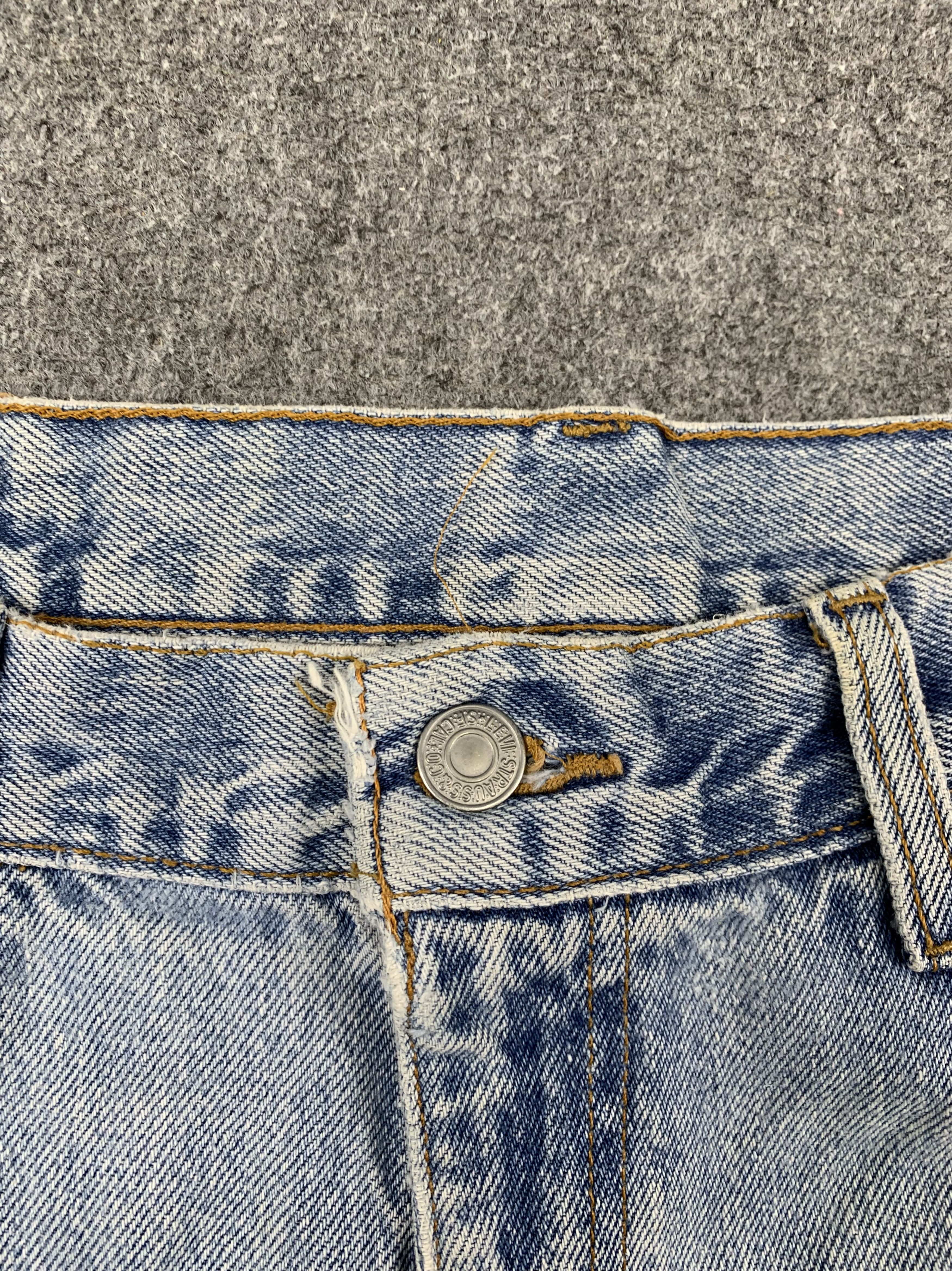 Levi's Vintage 90s Levis 550 Light Wash Jeans DP1779 Size US 36 / EU 52 - 10 Thumbnail