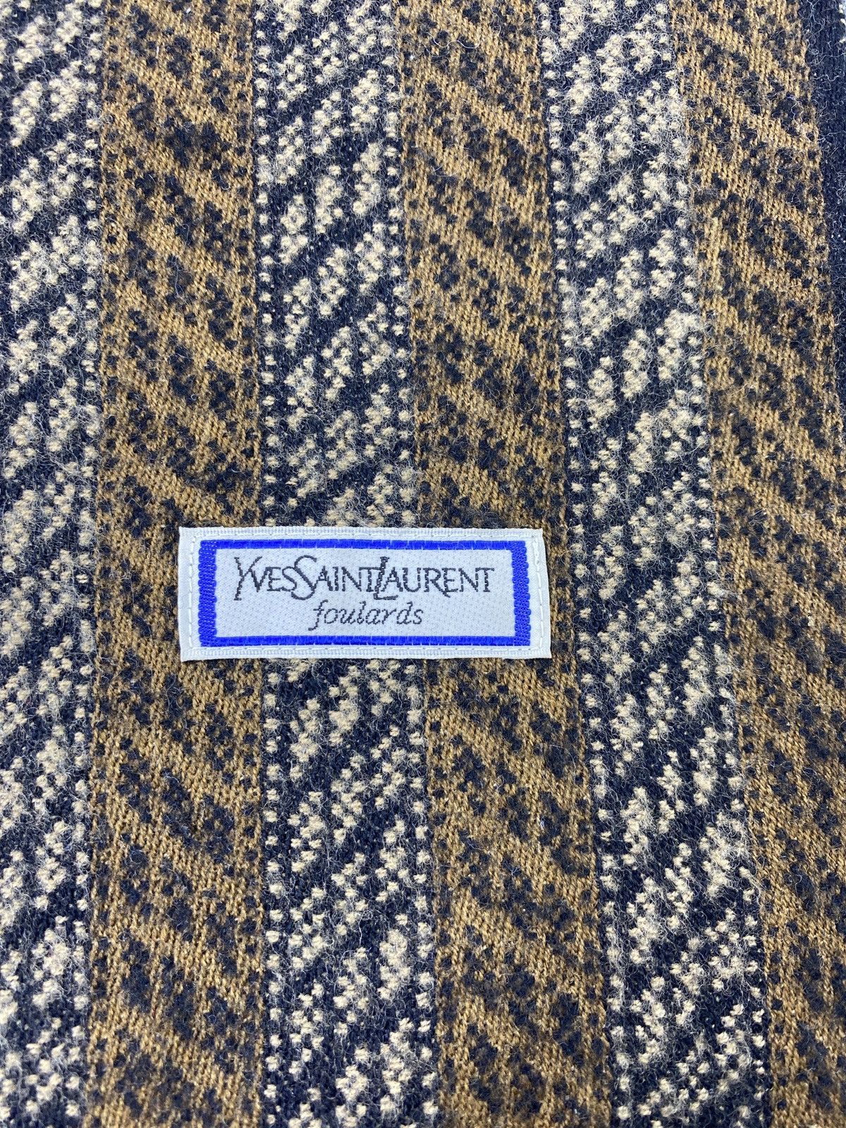 Designer YVES SAINT LAURENT Scarf/Muffler/neckwear-T240 Size ONE SIZE - 5 Thumbnail