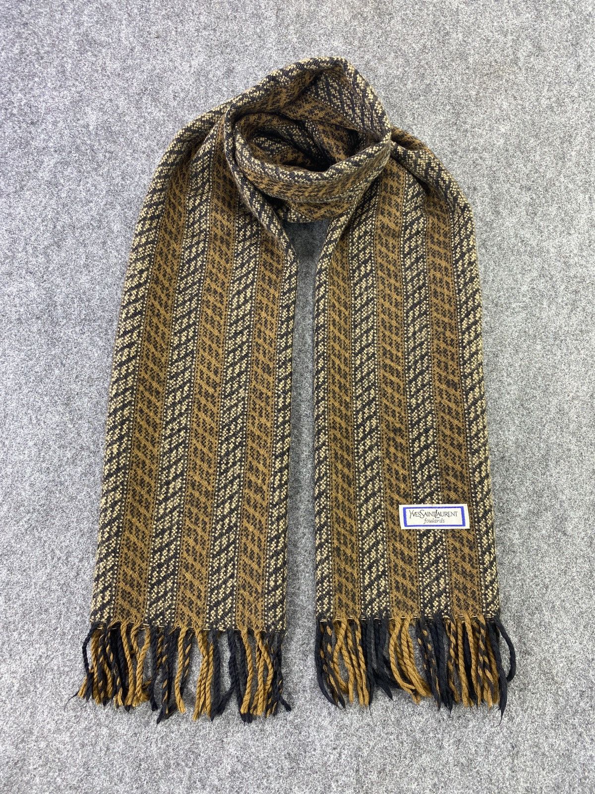 Designer YVES SAINT LAURENT Scarf/Muffler/neckwear-T240 Size ONE SIZE - 1 Thumbnail