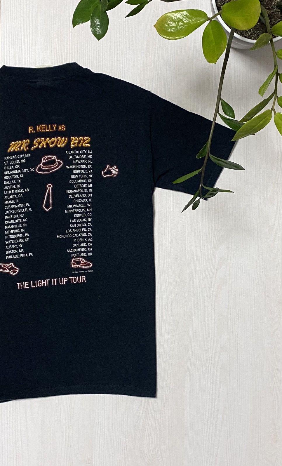 Band Tees × Rap Tees × Vintage Vintage R. Kelly Rap Tour T-shirt 2006 Light It Up Size US S / EU 44-46 / 1 - 6 Thumbnail