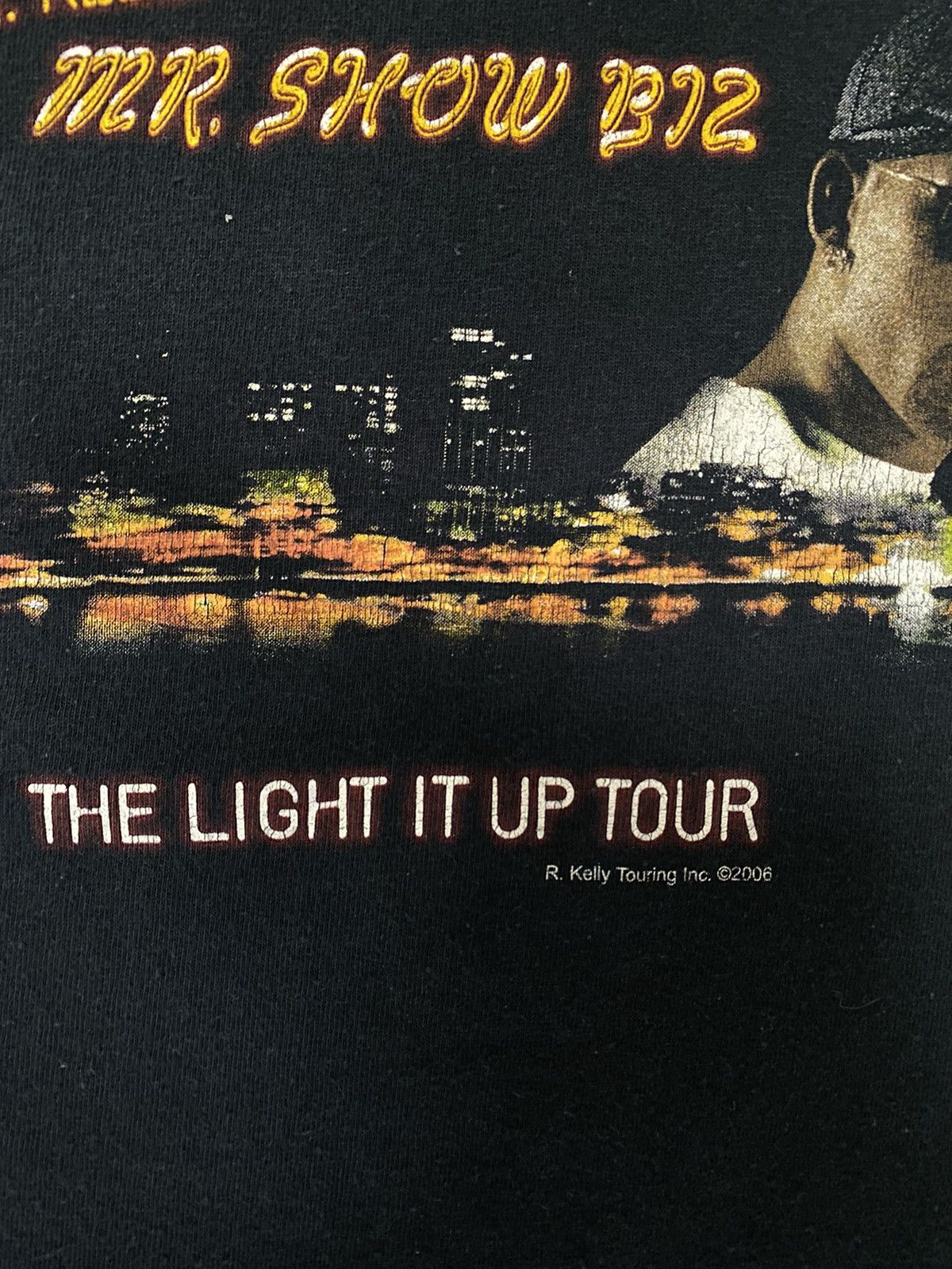 Band Tees × Rap Tees × Vintage Vintage R. Kelly Rap Tour T-shirt 2006 Light It Up Size US S / EU 44-46 / 1 - 8 Thumbnail