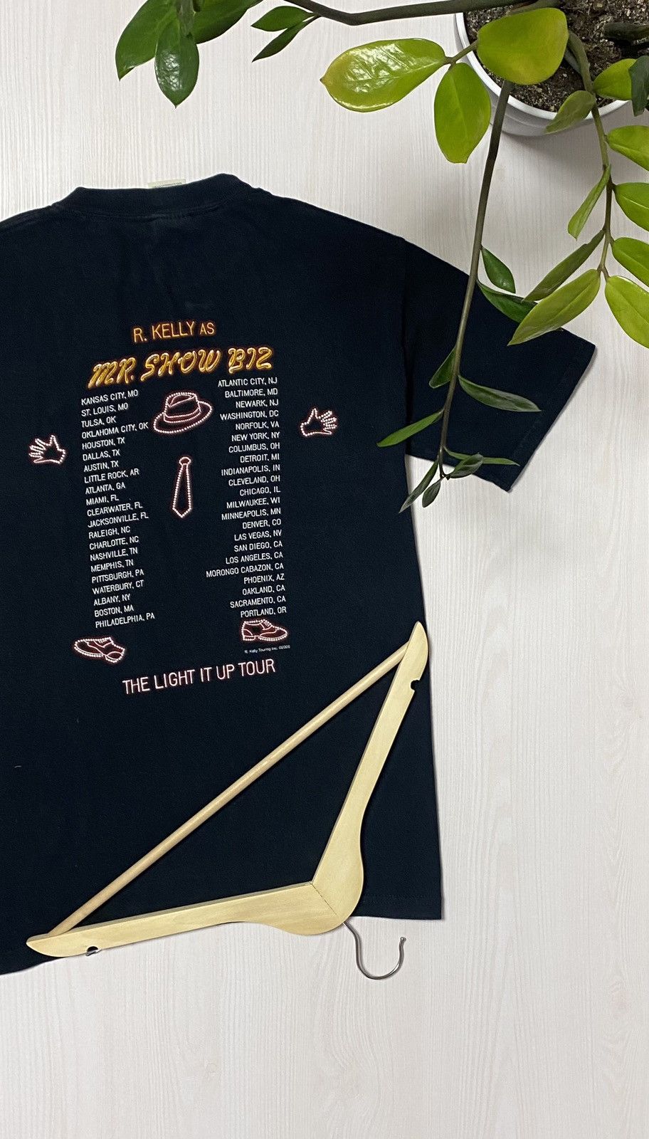 Band Tees × Rap Tees × Vintage Vintage R. Kelly Rap Tour T-shirt 2006 Light It Up Size US S / EU 44-46 / 1 - 2 Thumbnail