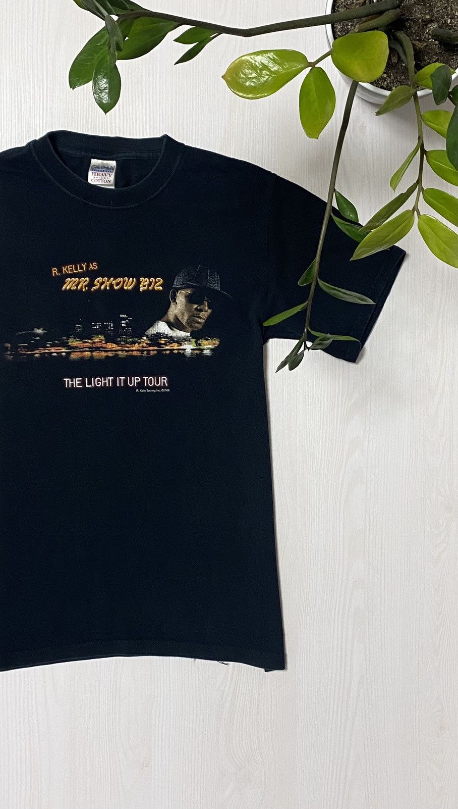 Band Tees × Rap Tees × Vintage Vintage R. Kelly Rap Tour T-shirt 2006 Light It Up Size US S / EU 44-46 / 1 - 4 Thumbnail