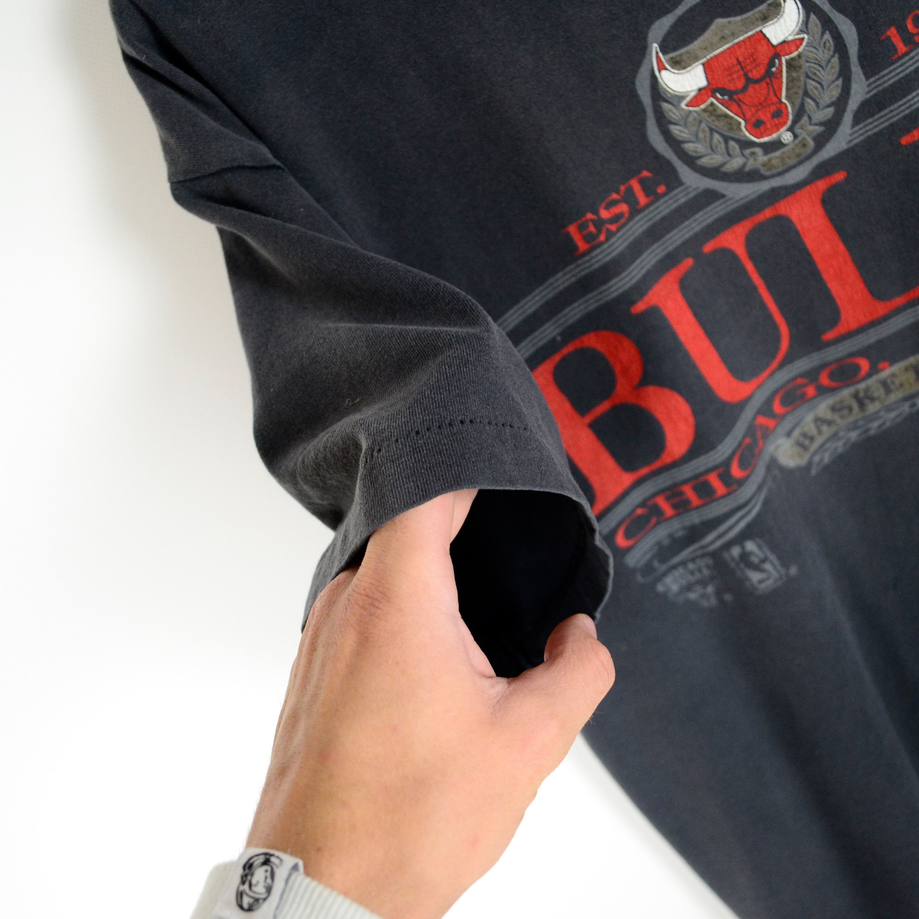 NBA Vintage 90s Nba Chicago Bulls By Trench Faded Tees Size US XL / EU 56 / 4 - 8 Thumbnail