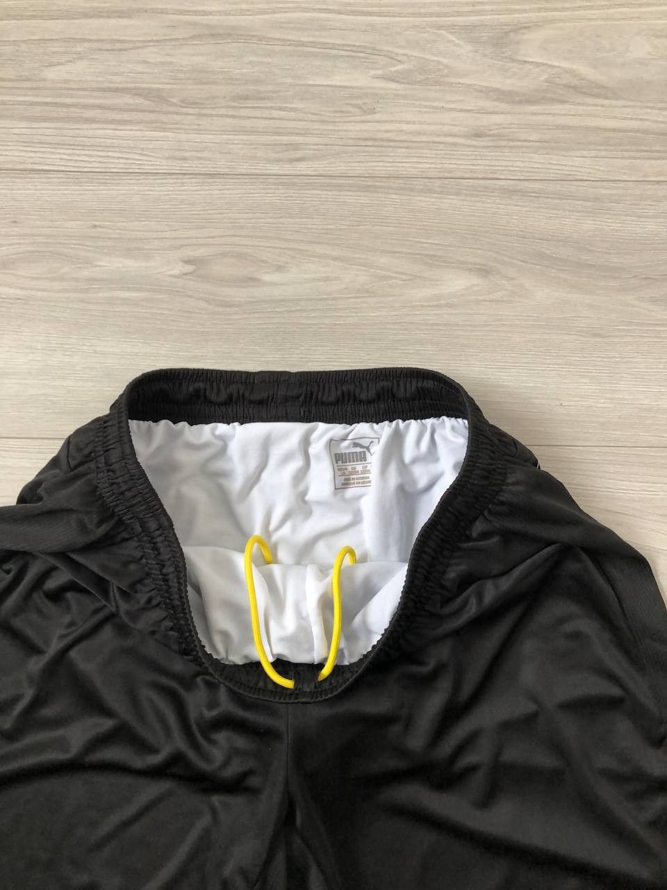 Other Borussia Dortmund Football Soccer Shorts Puma Size US 34 / EU 50 - 5 Thumbnail