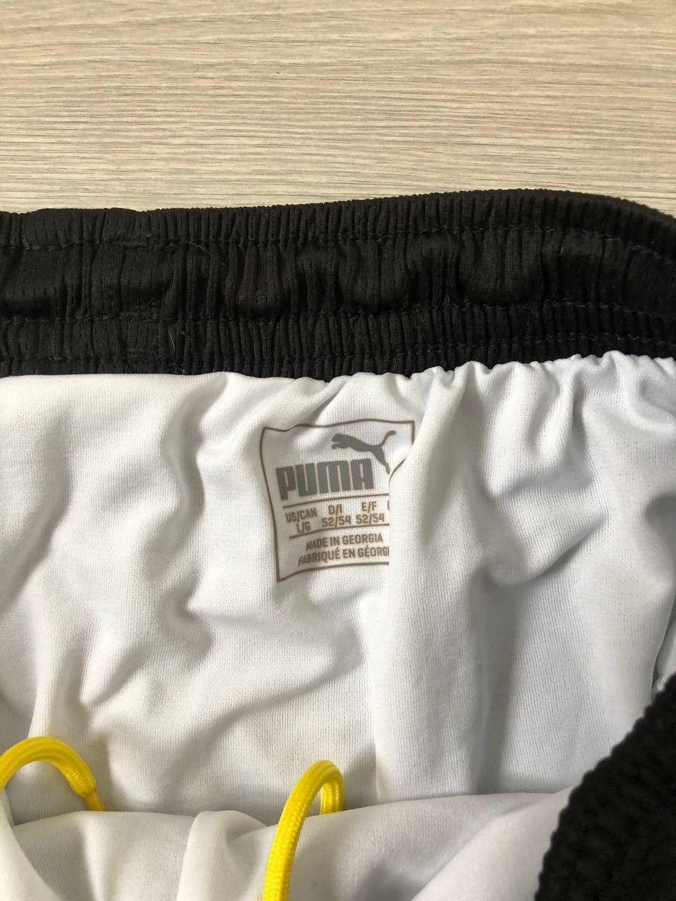 Other Borussia Dortmund Football Soccer Shorts Puma Size US 34 / EU 50 - 4 Thumbnail
