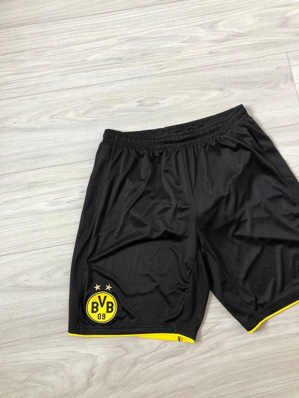 Other Borussia Dortmund Football Soccer Shorts Puma Size US 34 / EU 50 - 2 Thumbnail