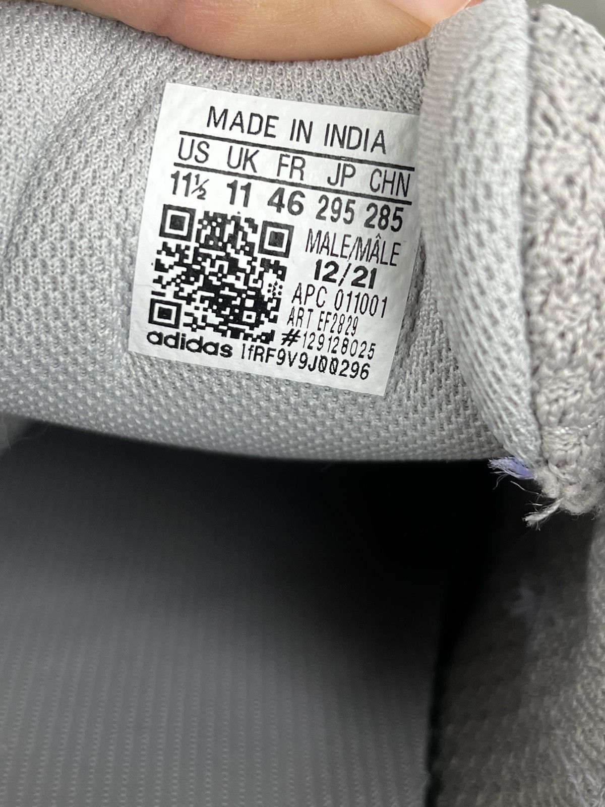 Adidas × Kanye West Yeezy 700 static Size US 11.5 / EU 44-45 - 6 Thumbnail
