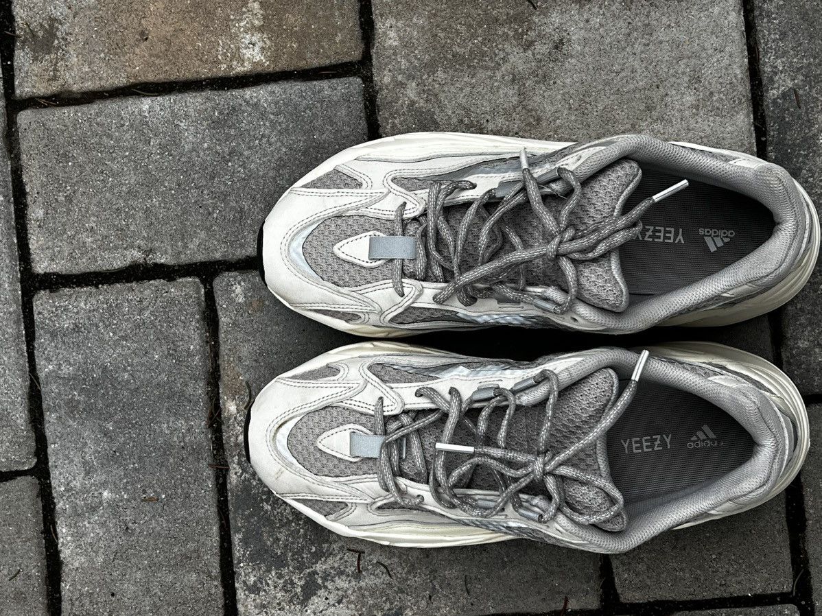 Adidas × Kanye West Yeezy 700 static Size US 11.5 / EU 44-45 - 3 Thumbnail