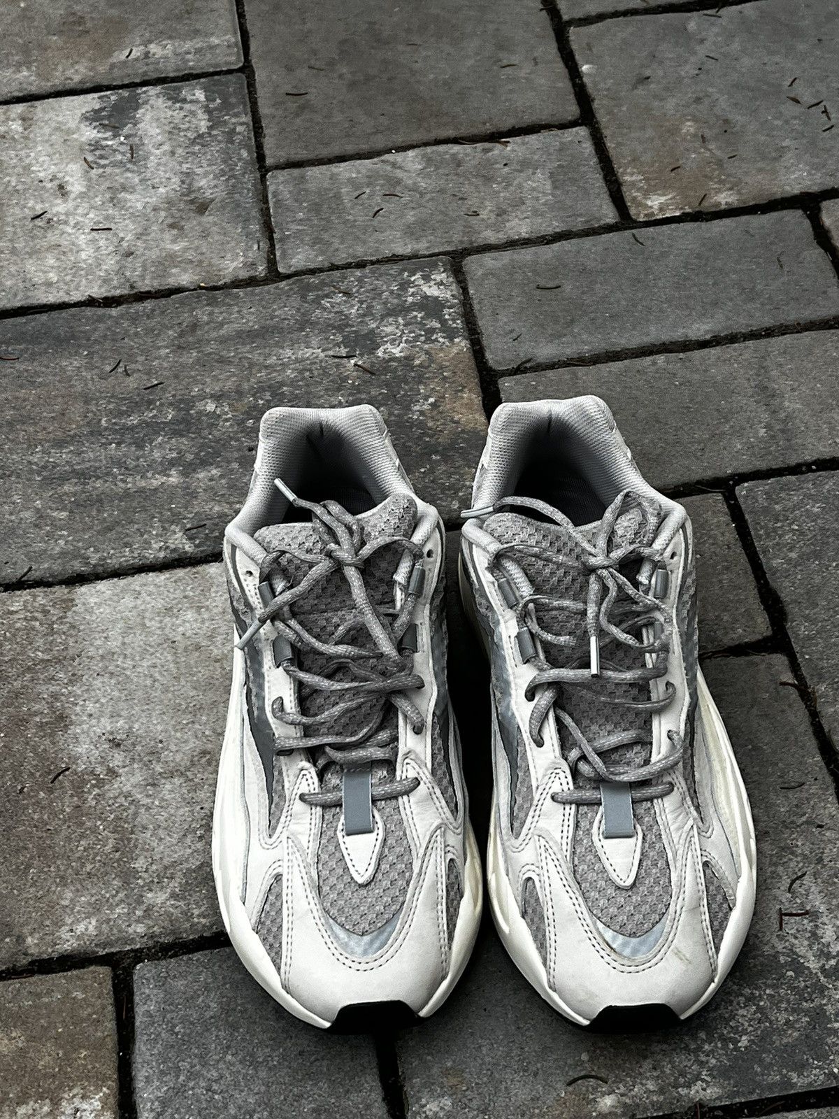 Adidas × Kanye West Yeezy 700 static Size US 11.5 / EU 44-45 - 4 Thumbnail