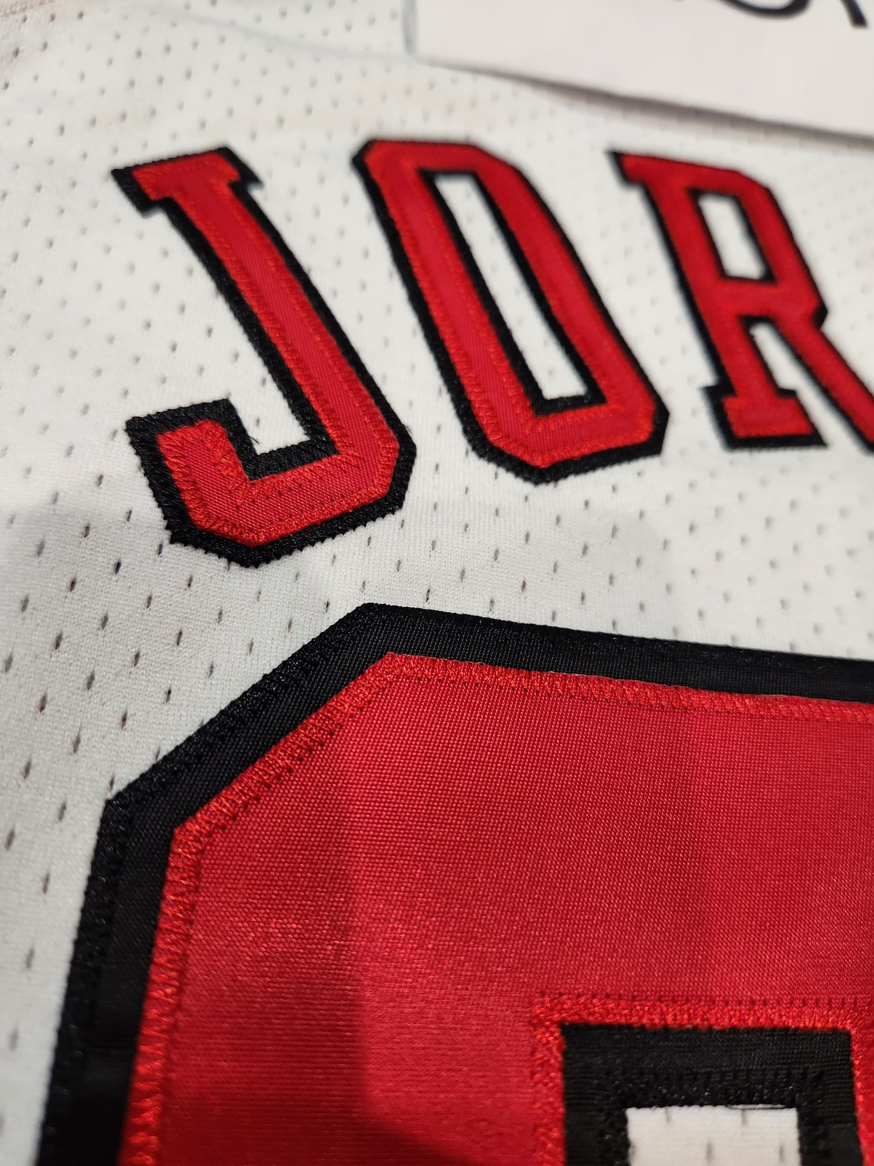 Mitchell & Ness × NBA Chicago bulls jordan authentic nba finals jersey L Size US L / EU 52-54 / 3 - 4 Thumbnail