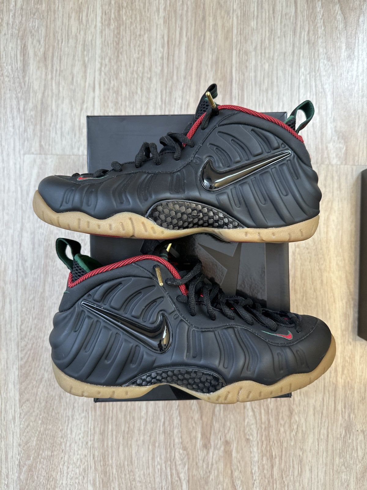 Gucci foams black deals