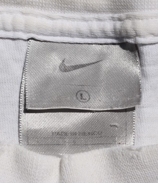 Nike × Vintage Distressed Vintage Nike Center Swoosh T-Shirt (L) Size US L / EU 52-54 / 3 - 6 Thumbnail