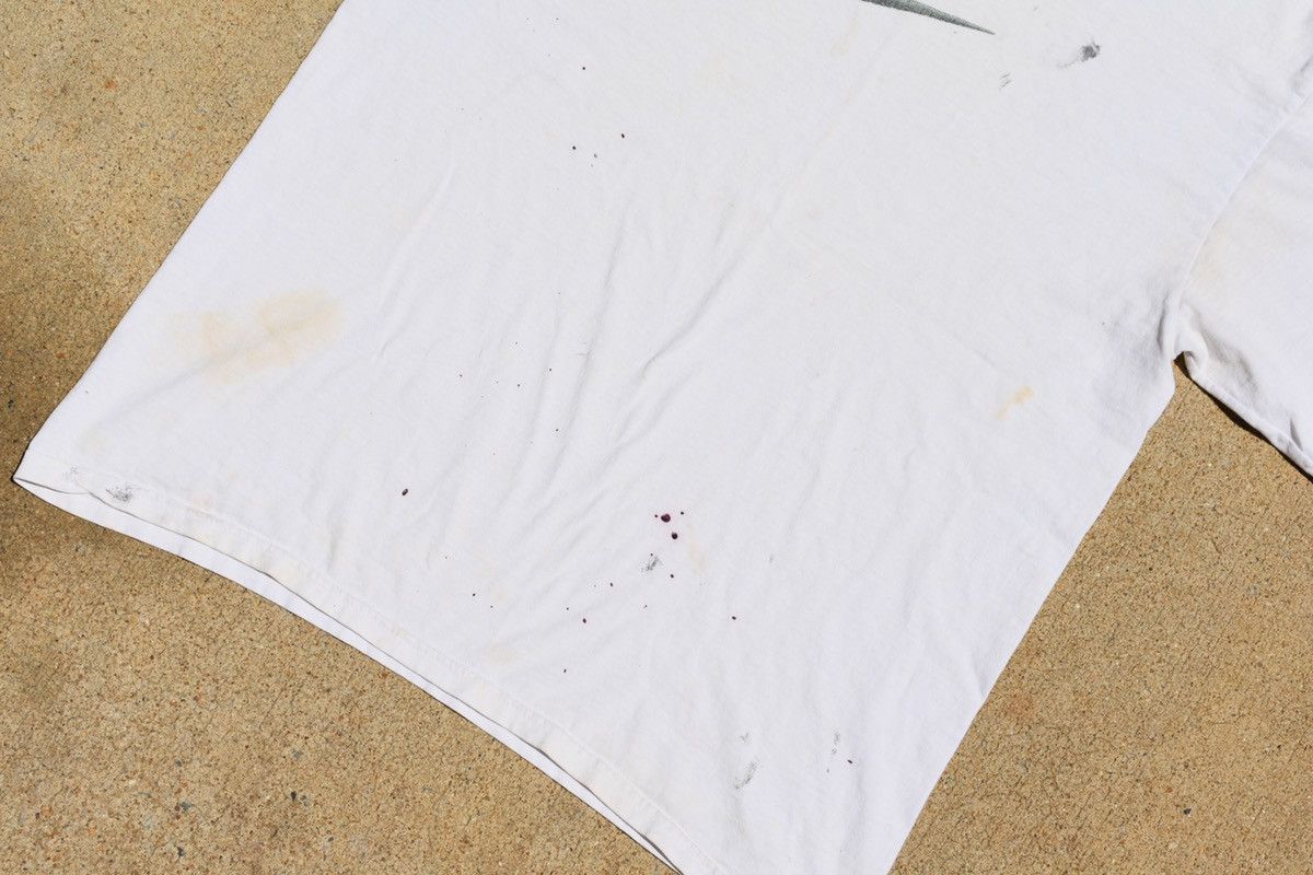 Nike × Vintage Distressed Vintage Nike Center Swoosh T-Shirt (L) Size US L / EU 52-54 / 3 - 5 Thumbnail