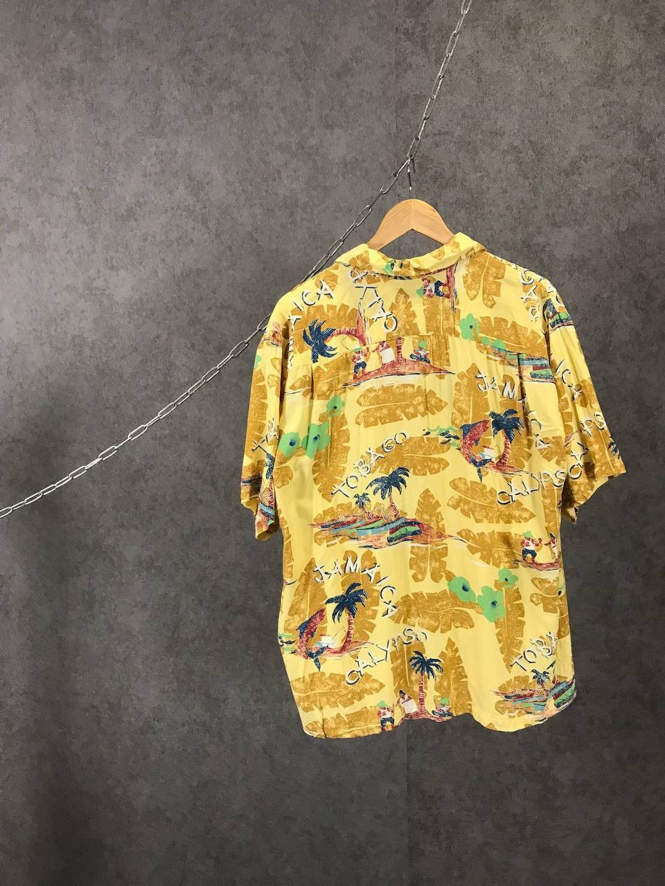 Other Hawaiian crazy made in USA vintage rayon shirt Size US L / EU 52-54 / 3 - 5 Thumbnail