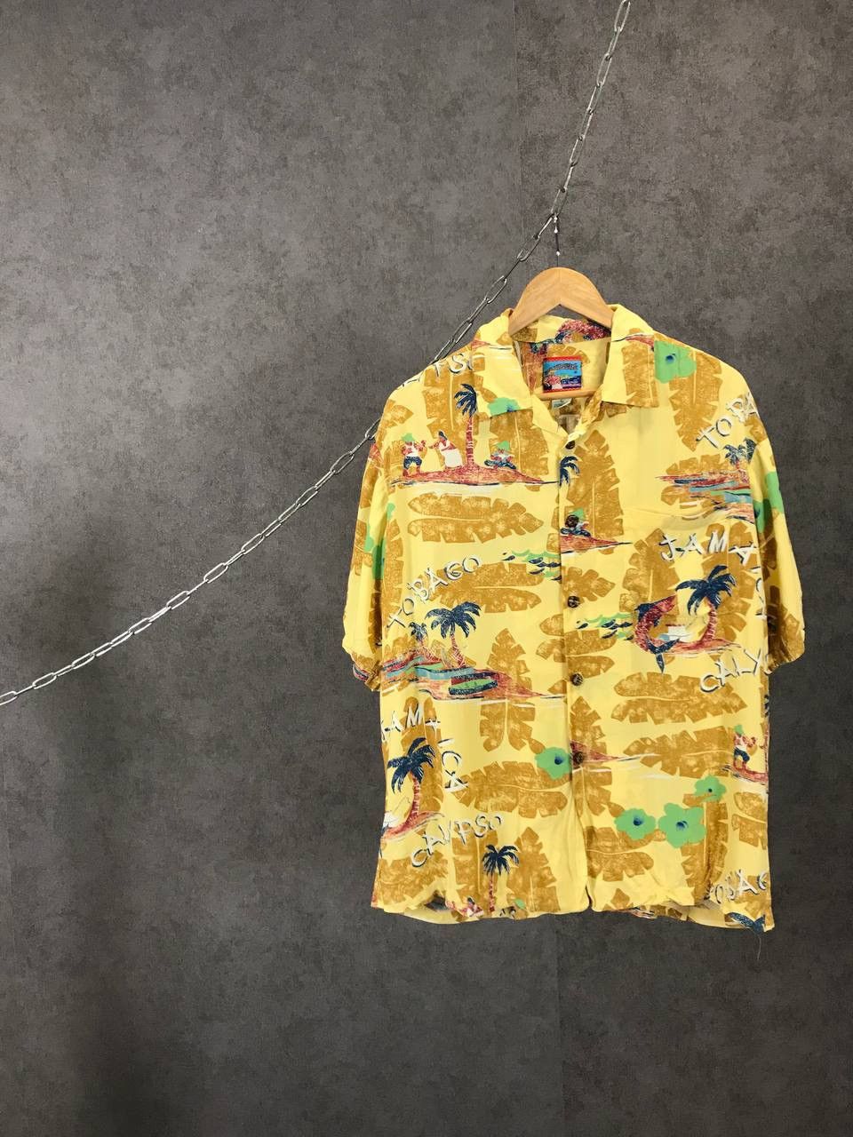Other Hawaiian crazy made in USA vintage rayon shirt Size US L / EU 52-54 / 3 - 1 Thumbnail