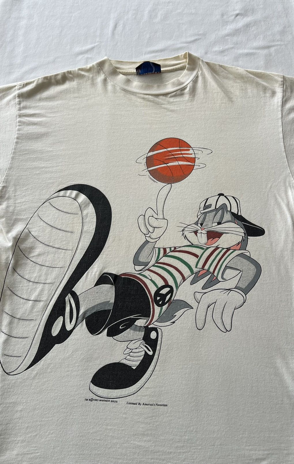 Band Tees × Vintage × Warner Bros Vintage 1993 Warner Bros Bags Bunny NBA Space Jam White Tee Size US L / EU 52-54 / 3 - 4 Thumbnail
