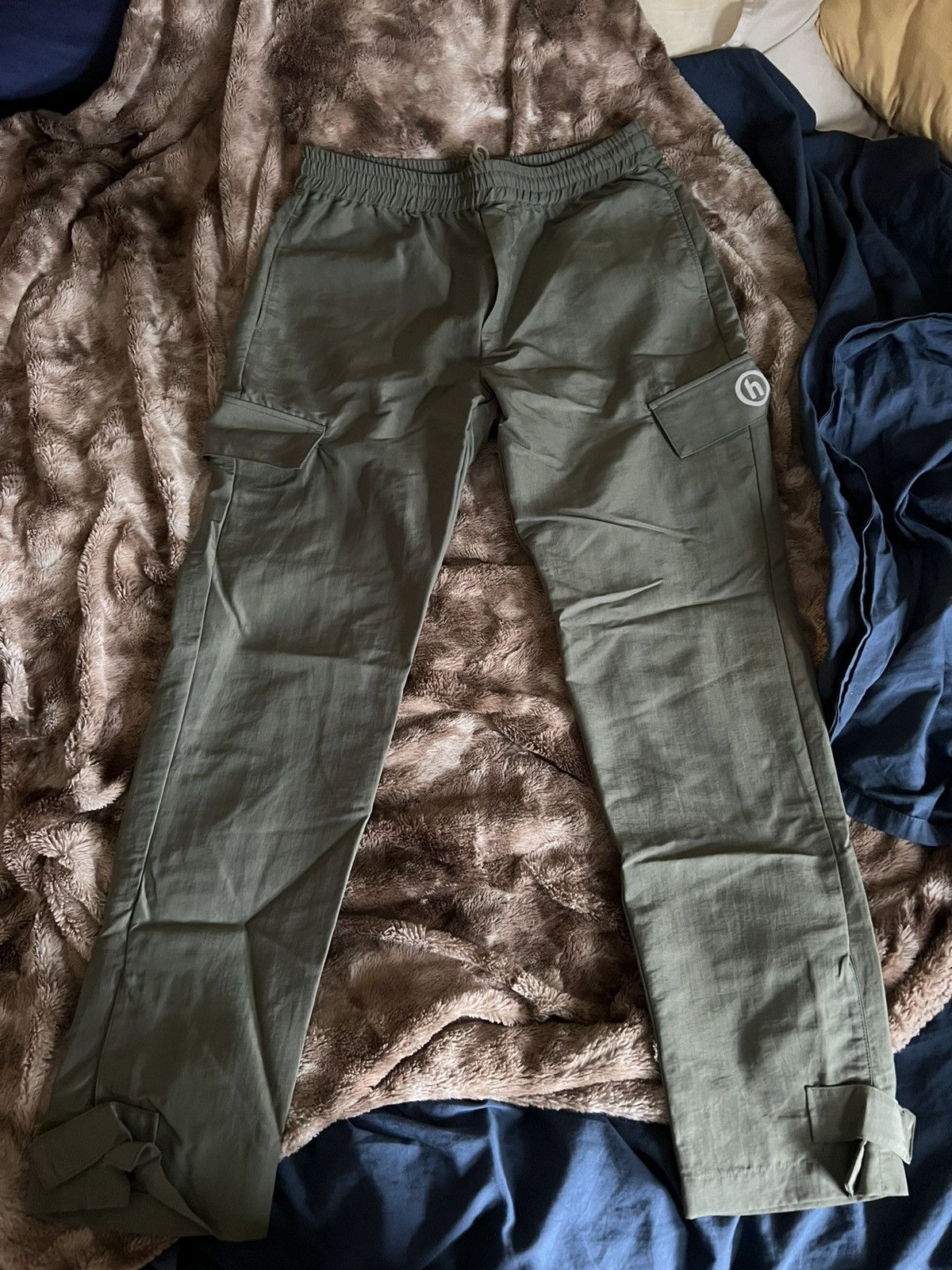 Hidden Cargo Tech Pant Sage
