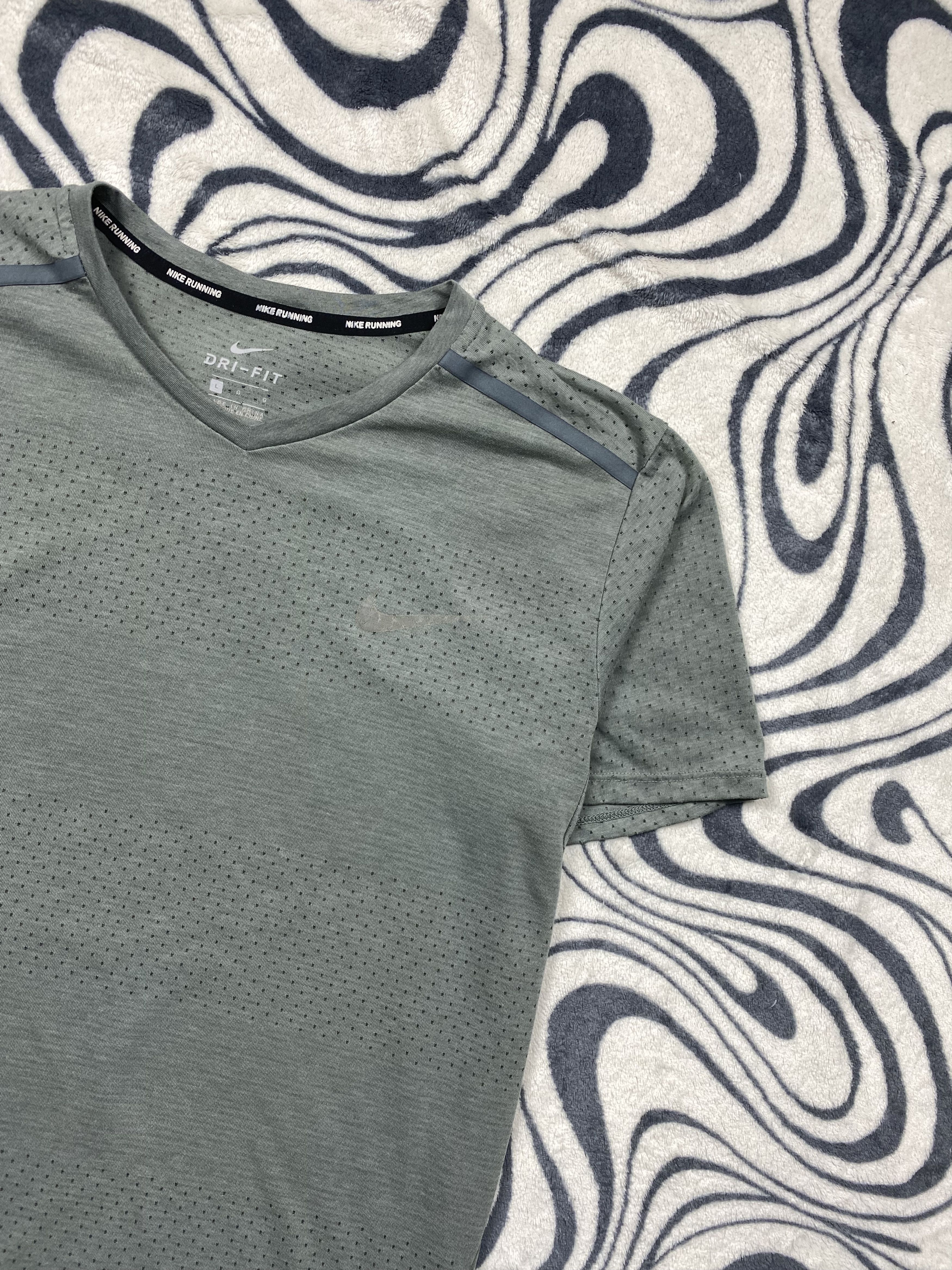 Nike Nike Dri Fit Running Mens T-Shirt Tee Y2K Drill Size US L / EU 52-54 / 3 - 2 Thumbnail