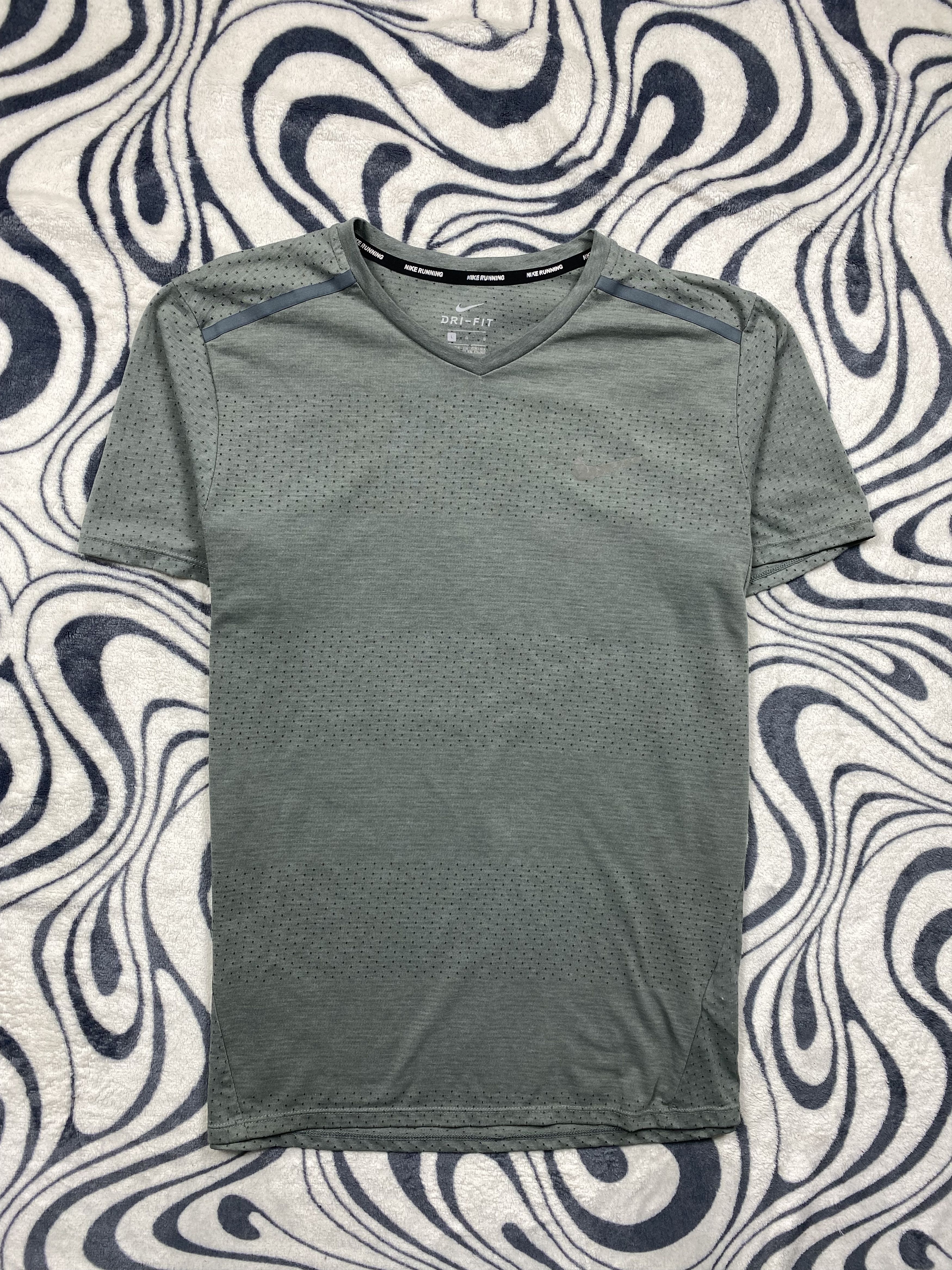 Nike Nike Dri Fit Running Mens T-Shirt Tee Y2K Drill Size US L / EU 52-54 / 3 - 1 Thumbnail