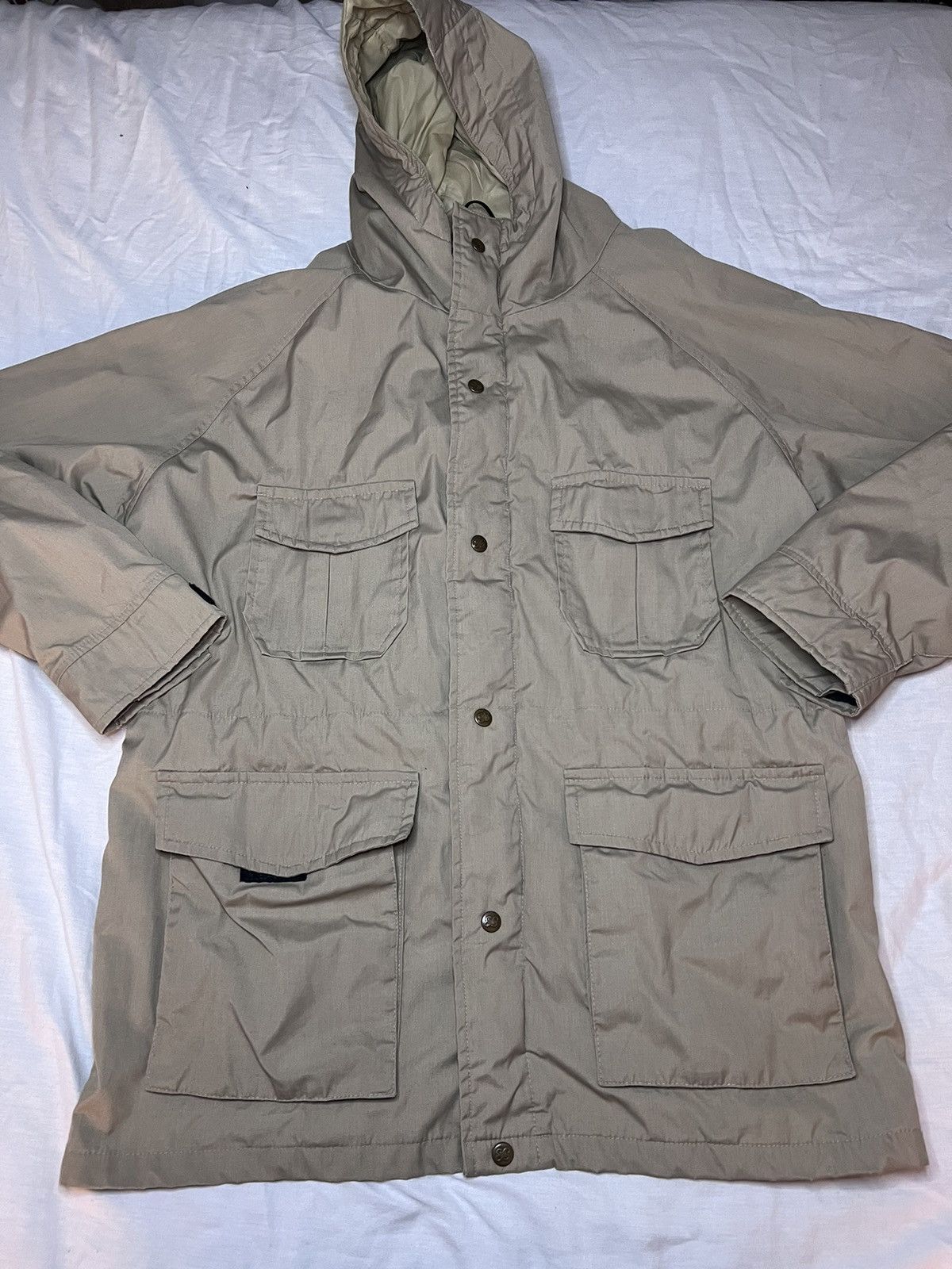 Vintage Detailed 4 Pocket Eddie Bauer Rain coat