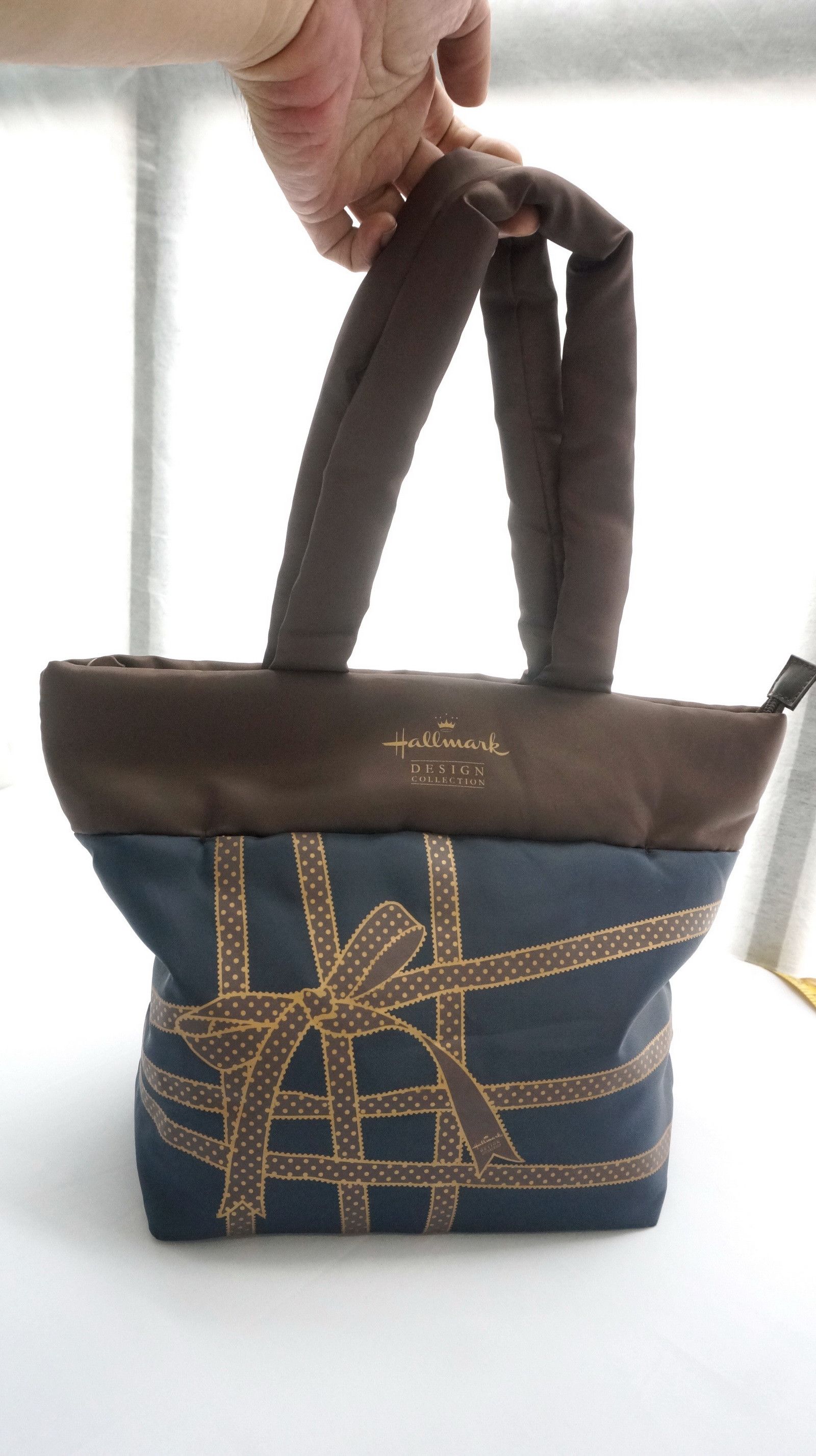 Japanese Brand Hallmark Design Collection Light Padded Tote Bag Size ONE SIZE - 1 Thumbnail