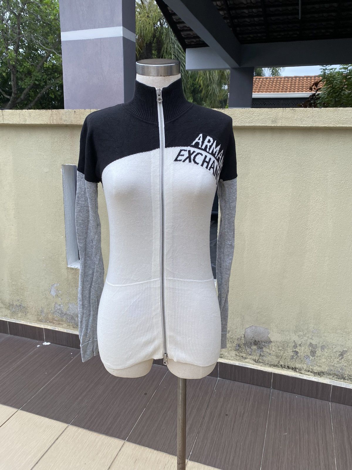 Armani Exchange 3tone sweater Size XS / US 0-2 / IT 36-38 - 1 Thumbnail