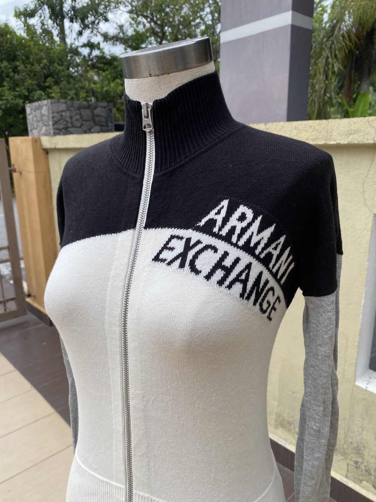 Armani Exchange 3tone sweater Size XS / US 0-2 / IT 36-38 - 2 Thumbnail