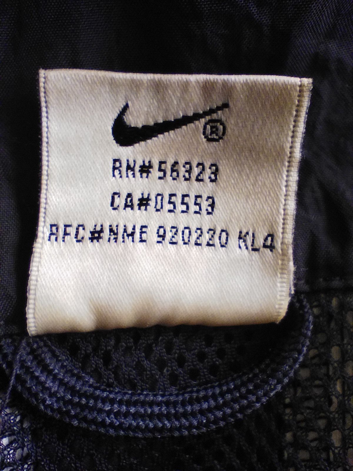 Nike Vtg 90s Nike jacket windbreaker center logo anorak jacket Size US M / EU 48-50 / 2 - 6 Thumbnail