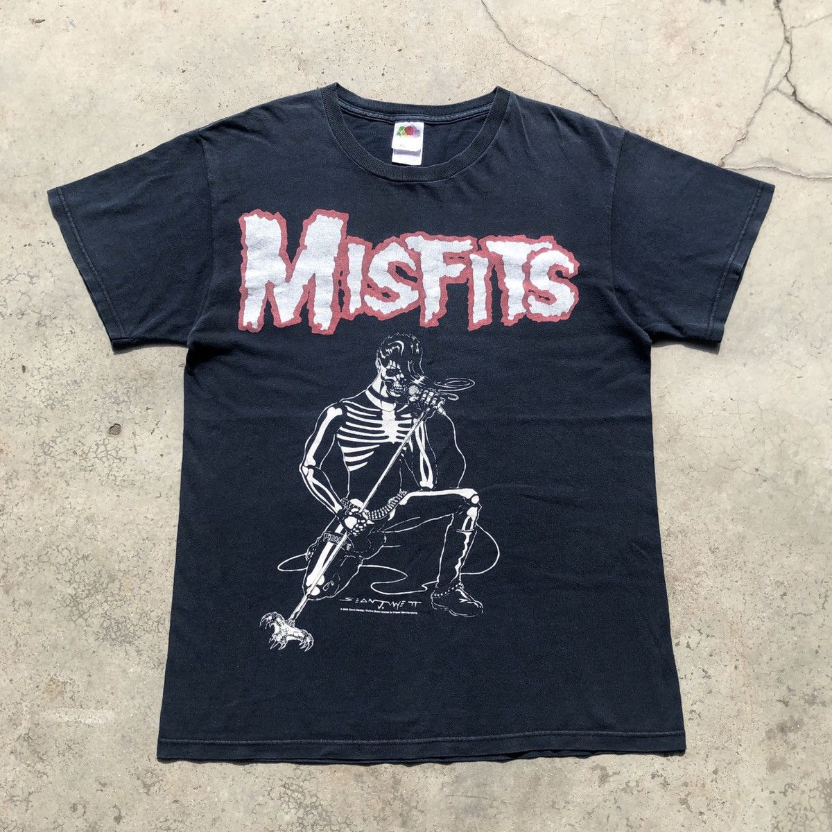 Band Tees Vintage 2005 Misfits Band Legacy Of Brutality Y2K Tshirt Size US L / EU 52-54 / 3 - 1 Thumbnail