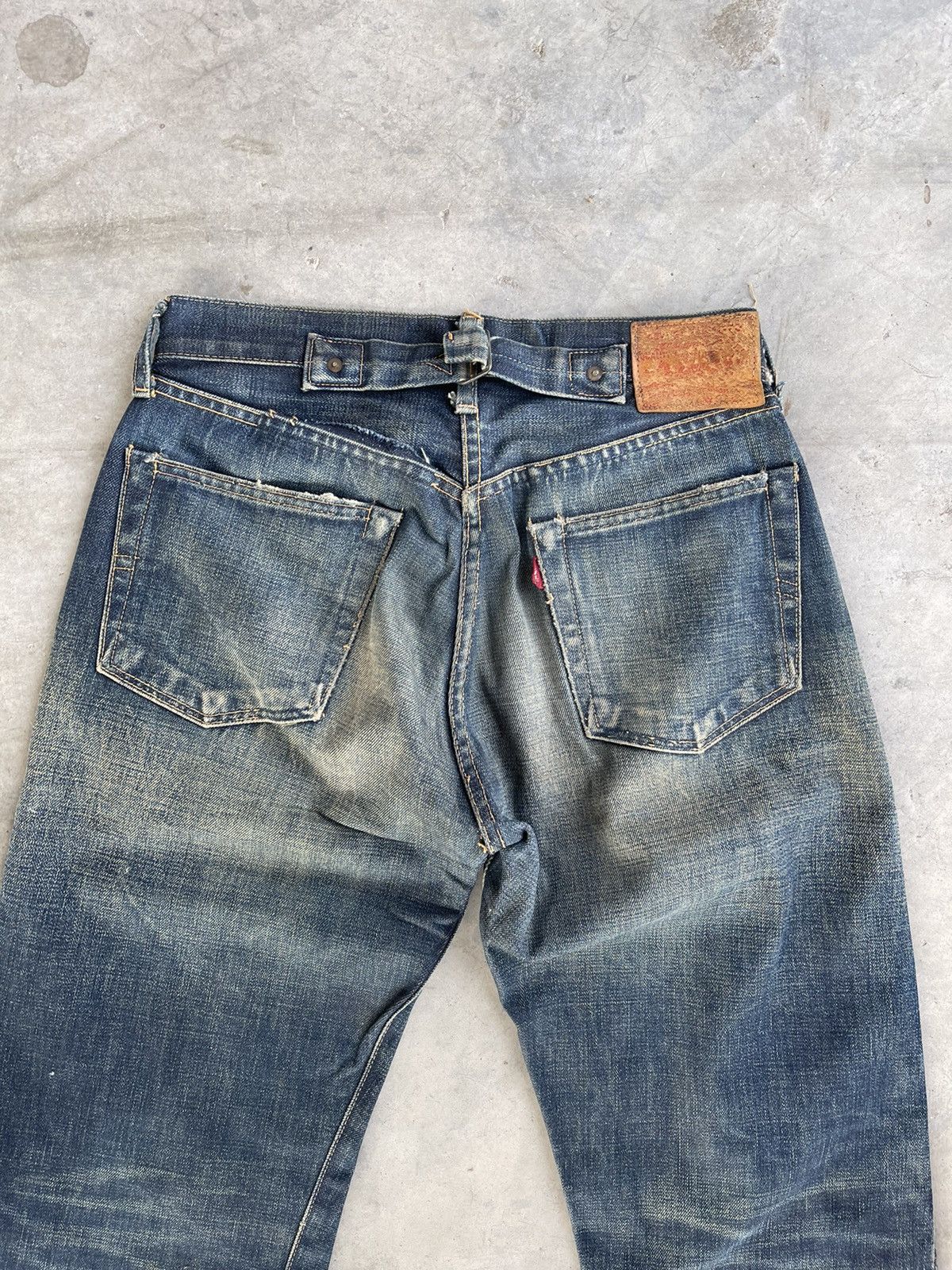 Levi's Vintage Clothing Levi’s Capital E back buckle 501XX made in japan Size US 30 / EU 46 - 14 Thumbnail