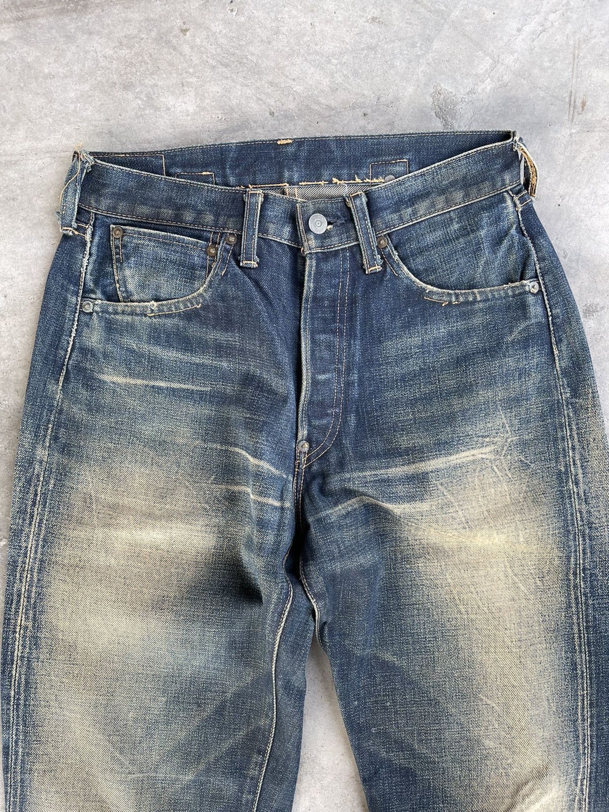 Levi's Vintage Clothing Levi’s Capital E back buckle 501XX made in japan Size US 30 / EU 46 - 4 Thumbnail