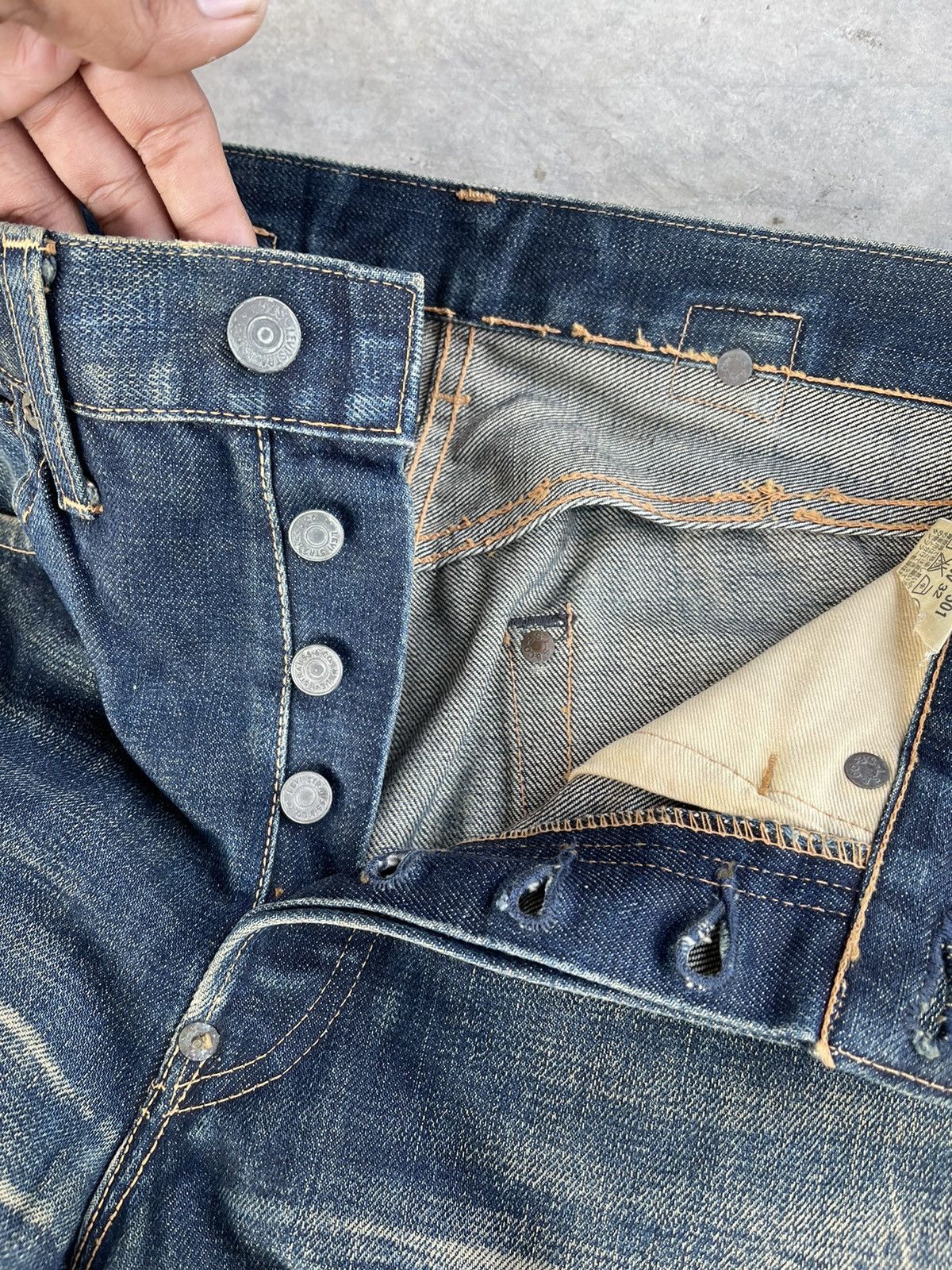 Levi's Vintage Clothing Levi’s Capital E back buckle 501XX made in japan Size US 30 / EU 46 - 7 Thumbnail