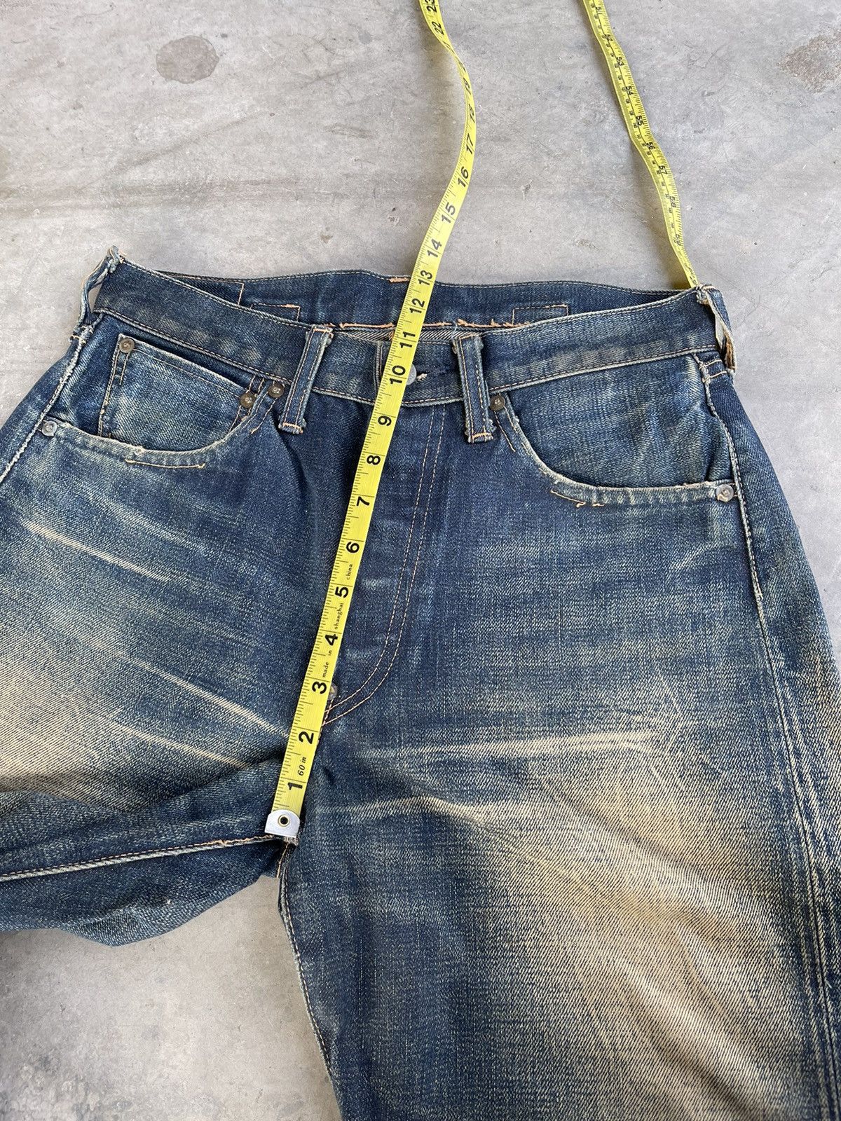 Levi's Vintage Clothing Levi’s Capital E back buckle 501XX made in japan Size US 30 / EU 46 - 17 Thumbnail