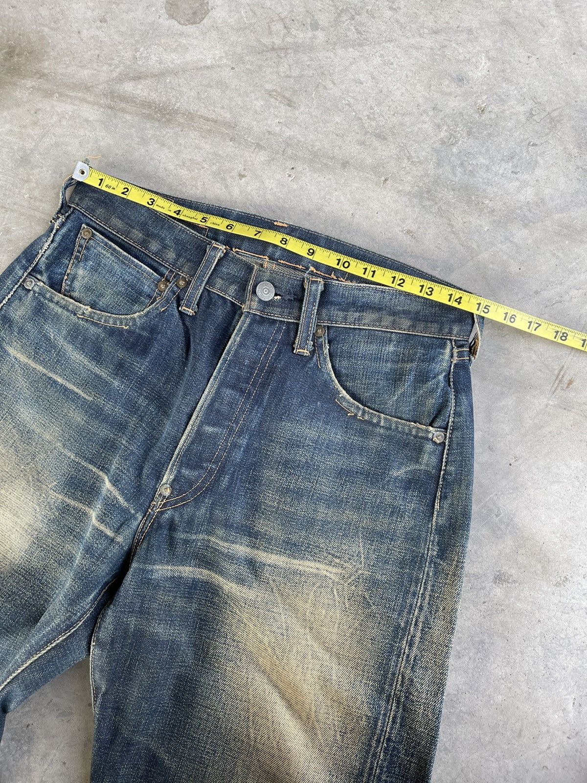 Levi's Vintage Clothing Levi’s Capital E back buckle 501XX made in japan Size US 30 / EU 46 - 16 Thumbnail