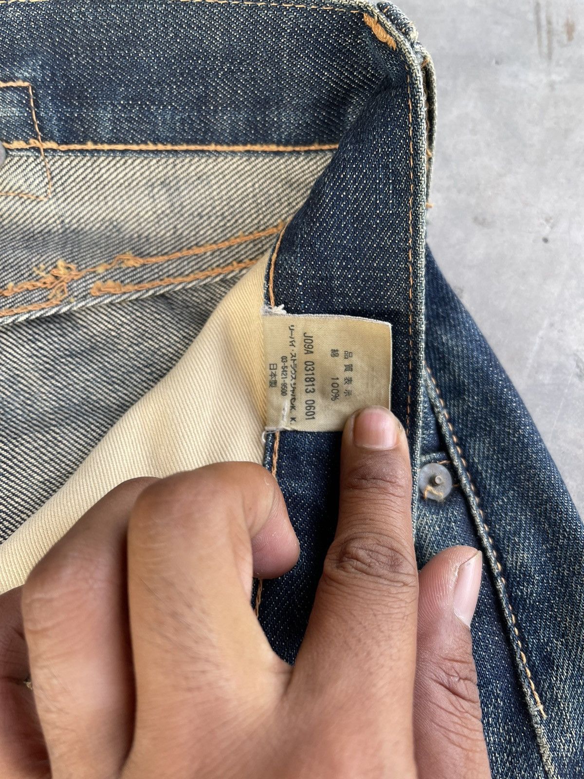 Levi's Vintage Clothing Levi’s Capital E back buckle 501XX made in japan Size US 30 / EU 46 - 9 Thumbnail